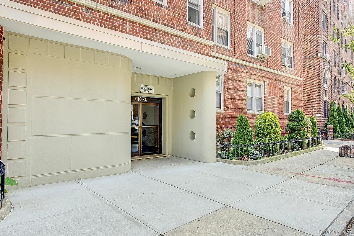 #3 photo, 11034 73rd Road, クイーンズ区 Forest Hills , NY 11375