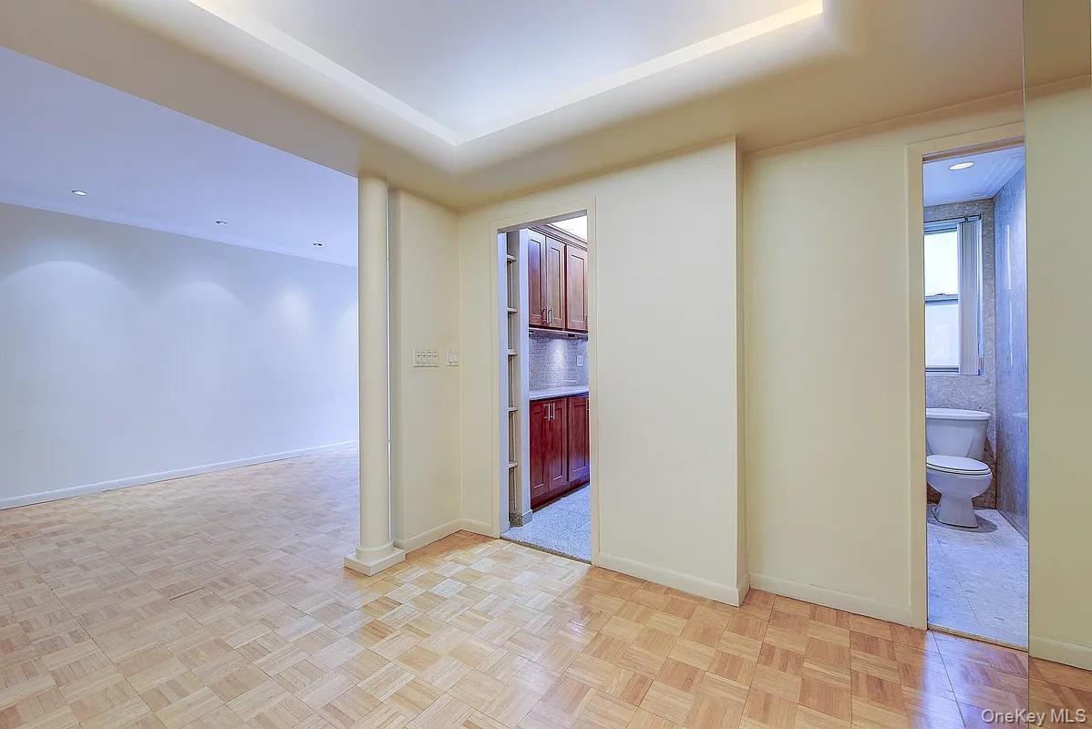 #8 photo, 11034 73rd Road, クイーンズ区 Forest Hills , NY 11375