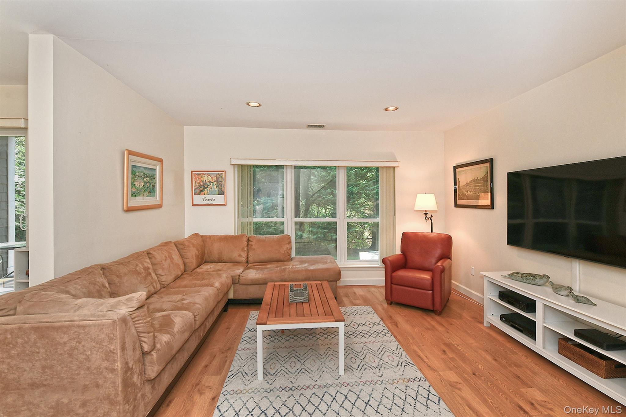 #19 photo, 4 Madder Lake Circle, サフォーク郡 Commack , NY 11725