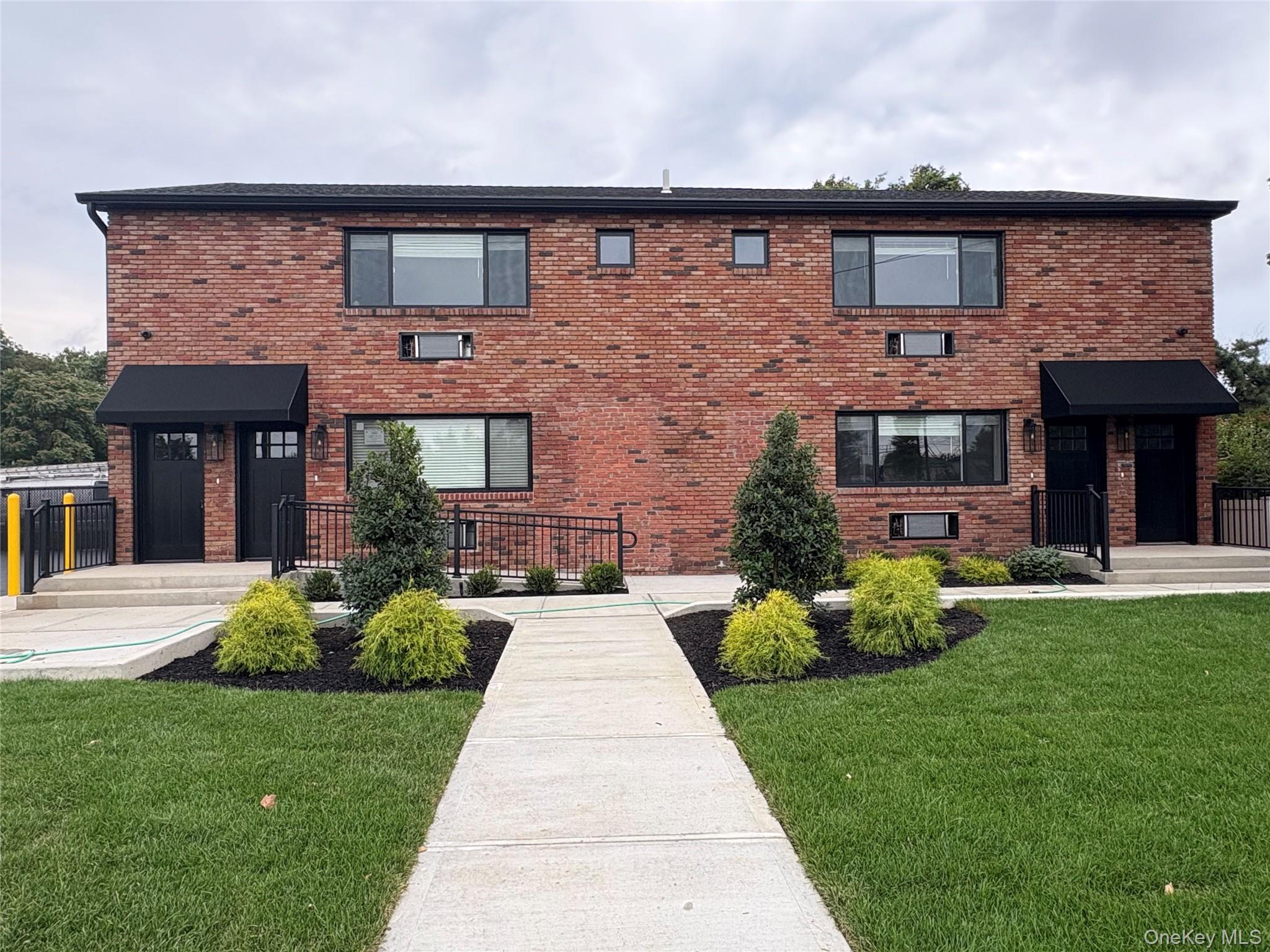 #1 photo, 455 Sunrise Highway, サフォーク郡 West Babylon , NY 11704