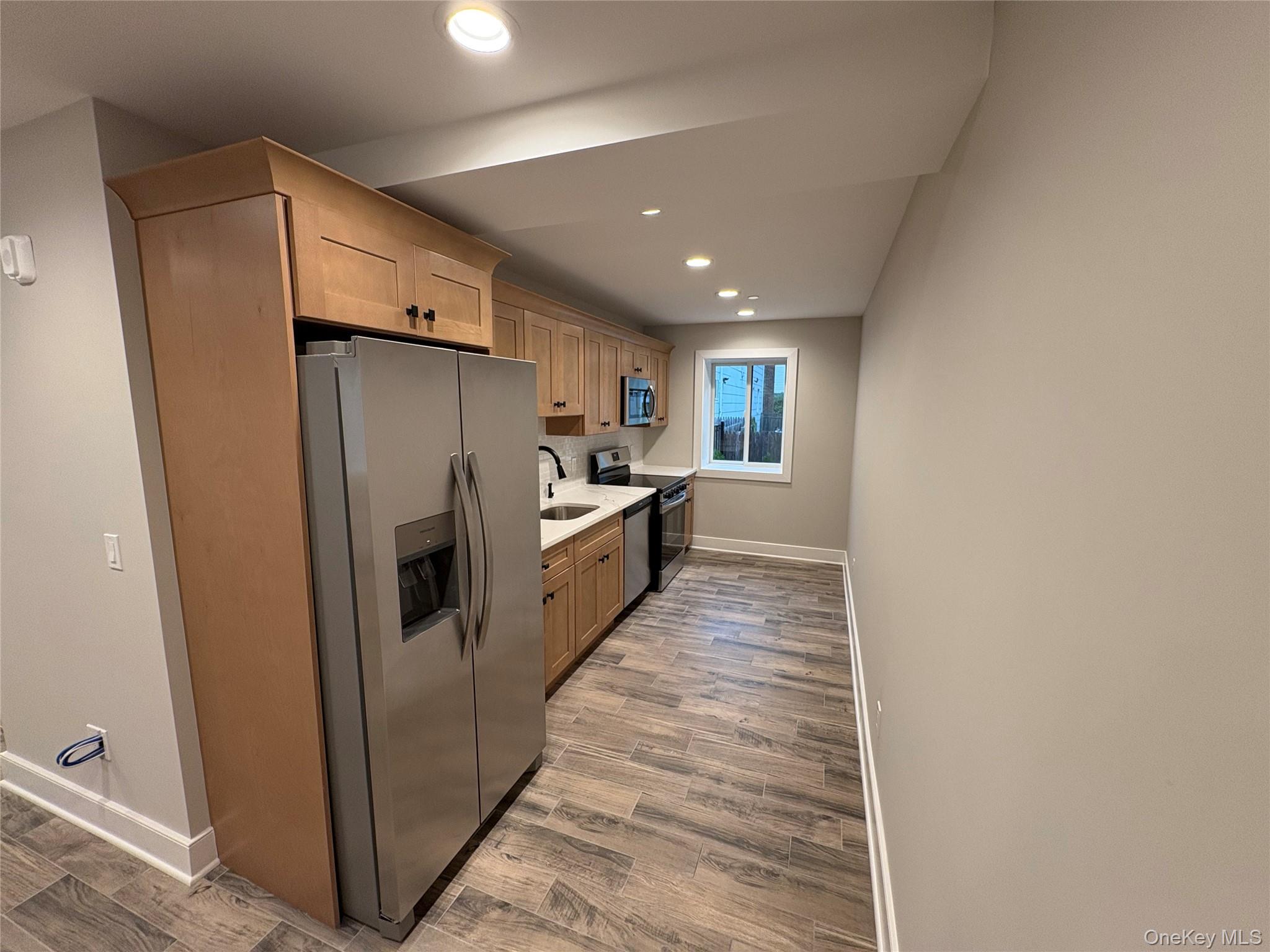 #2 photo, 455 Sunrise Highway, サフォーク郡 West Babylon , NY 11704