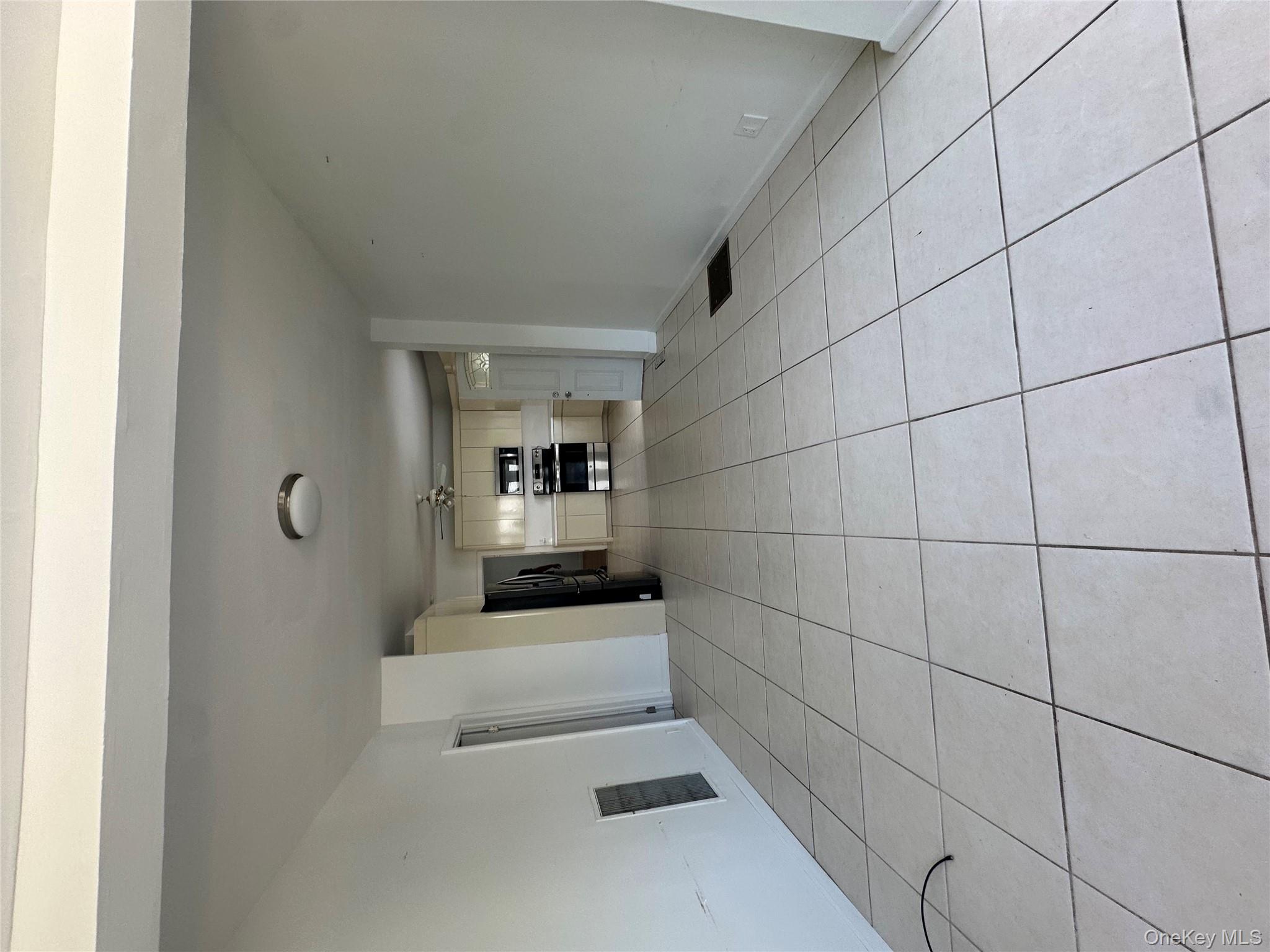 #16 photo, 92 Leonard Avenue, ナッソー郡 Freeport , NY 11520