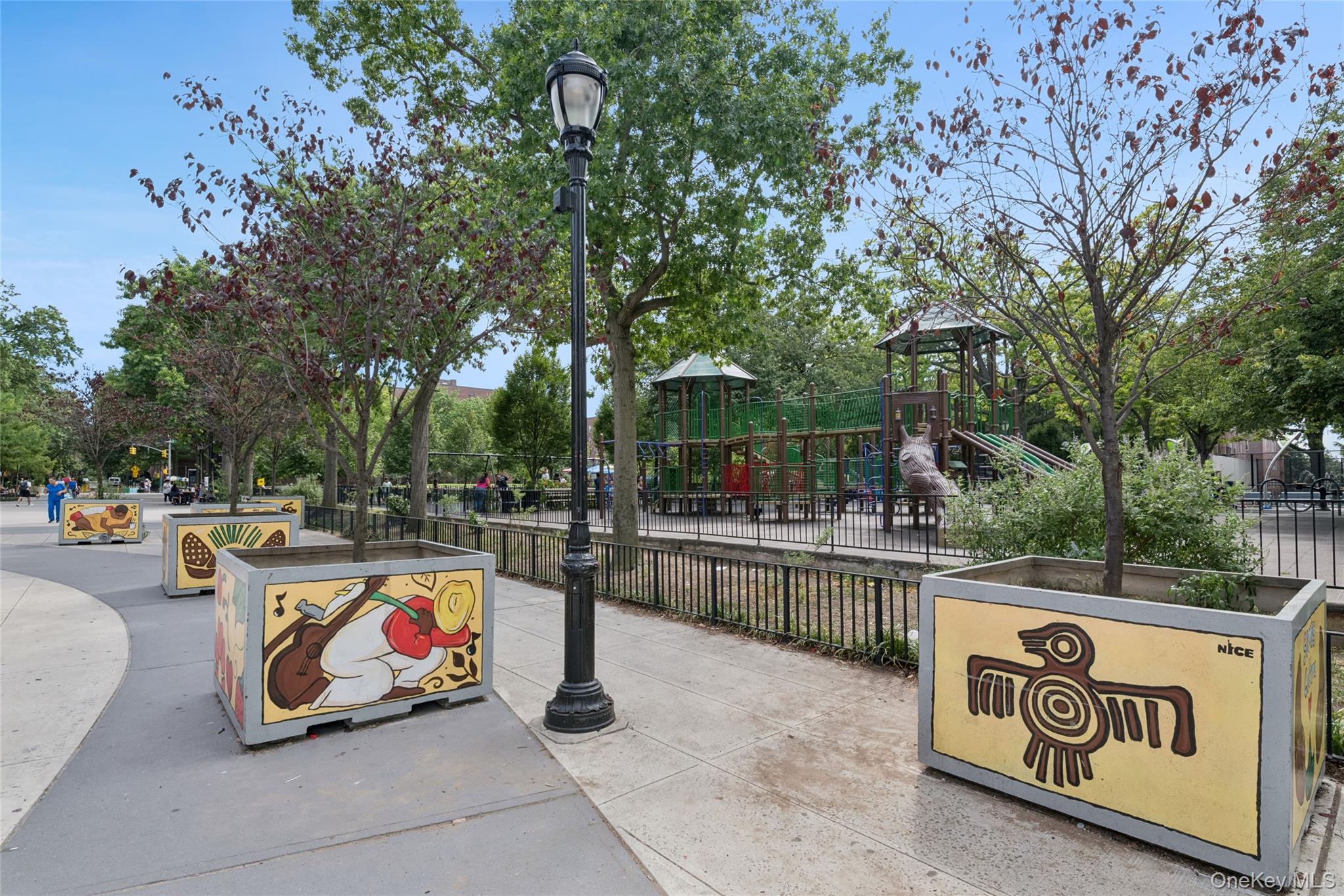 #13 photo, 34-58 90th Street, クイーンズ区 Jackson Heights , NY 11372