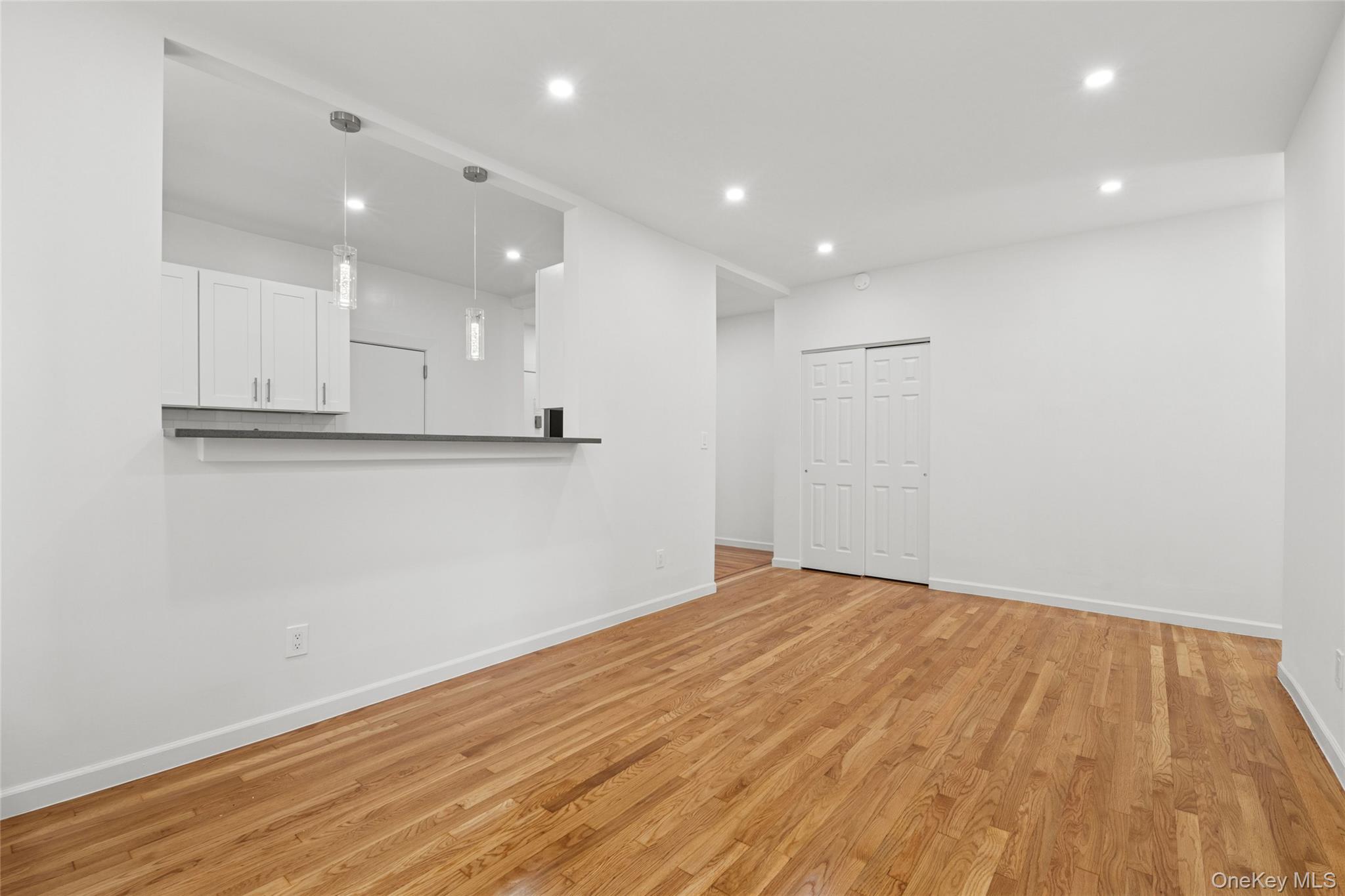 #3 photo, 34-58 90th Street, クイーンズ区 Jackson Heights , NY 11372