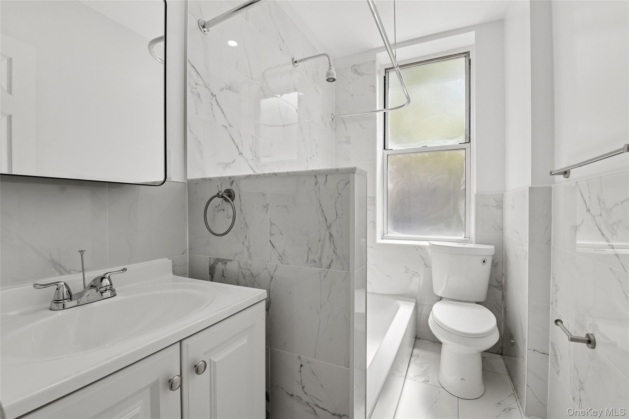 #9 photo, 34-58 90th Street, クイーンズ区 Jackson Heights , NY 11372