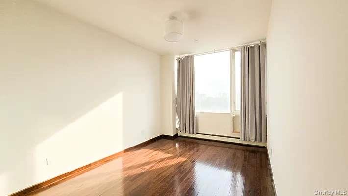 #4 photo, 42-05 Parsons Boulevard, Flushing , NY 11355