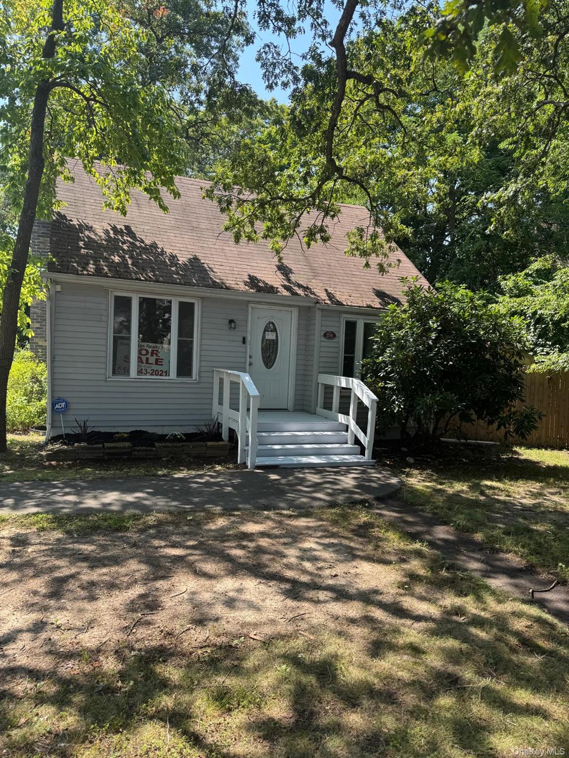 #1 photo, 250 Wheeler, Hauppauge , NY 11788