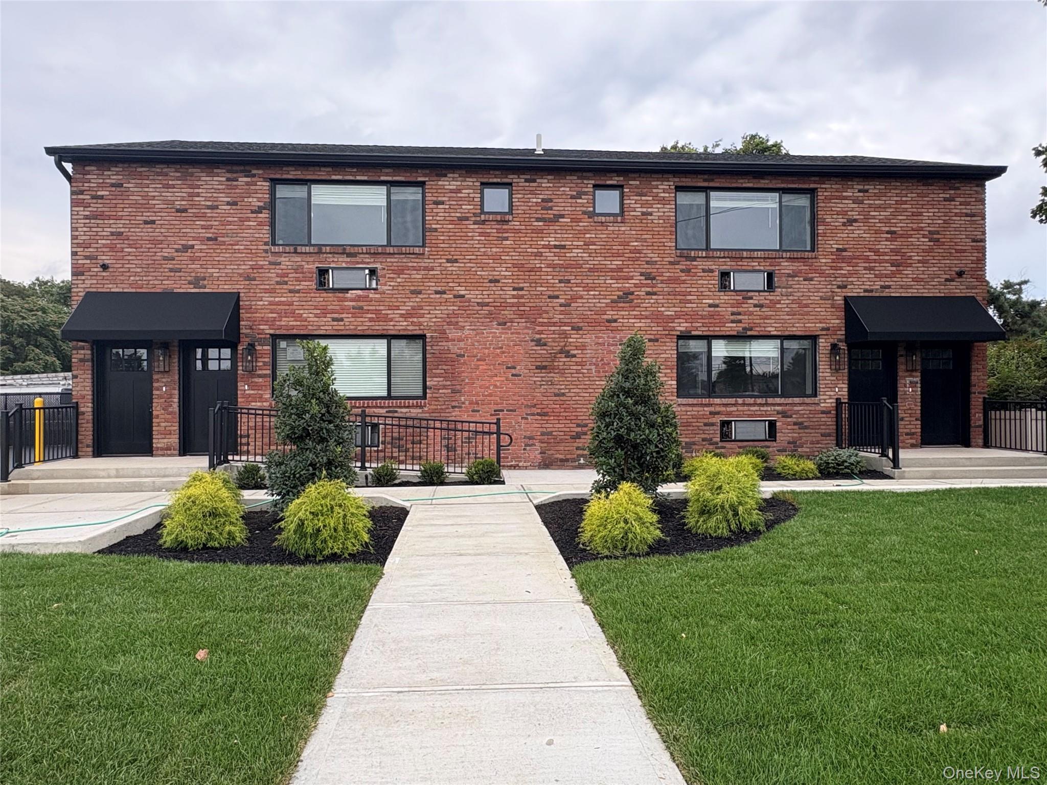 #1 photo, 455 Sunrise Highway, सफ़ोक काउंटी West Babylon , NY 11704