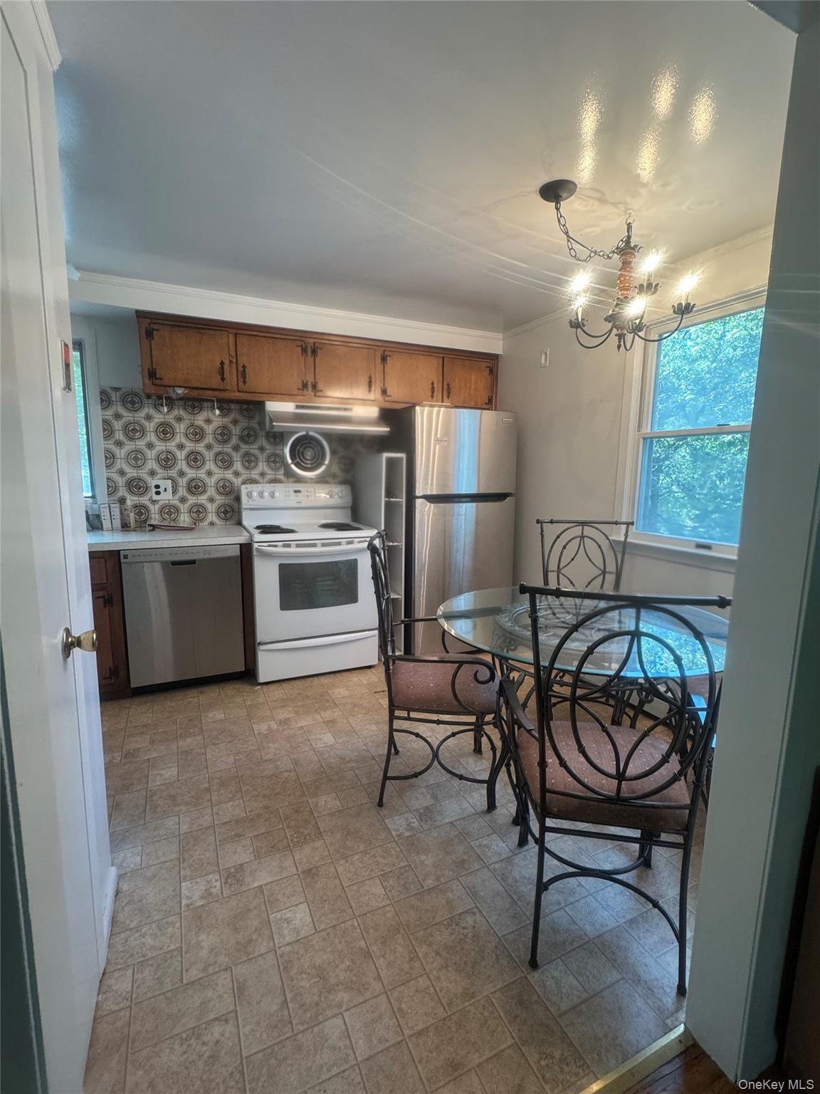 #7 photo, 7 Dickinson Avenue, East Northport , NY 11731