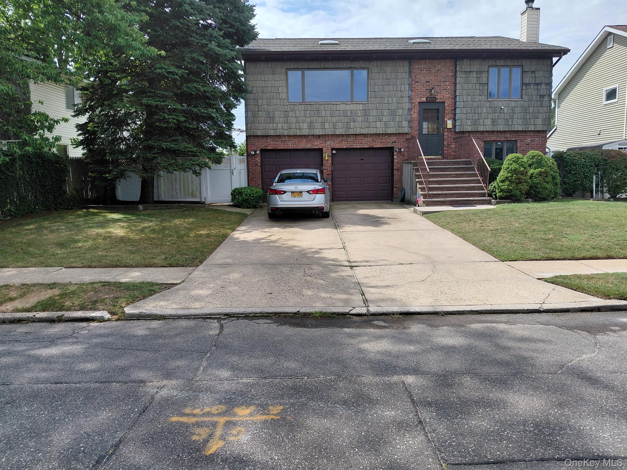 #1 photo, 3592 Southview Avenue, ナッソー郡 Wantagh , NY 11793