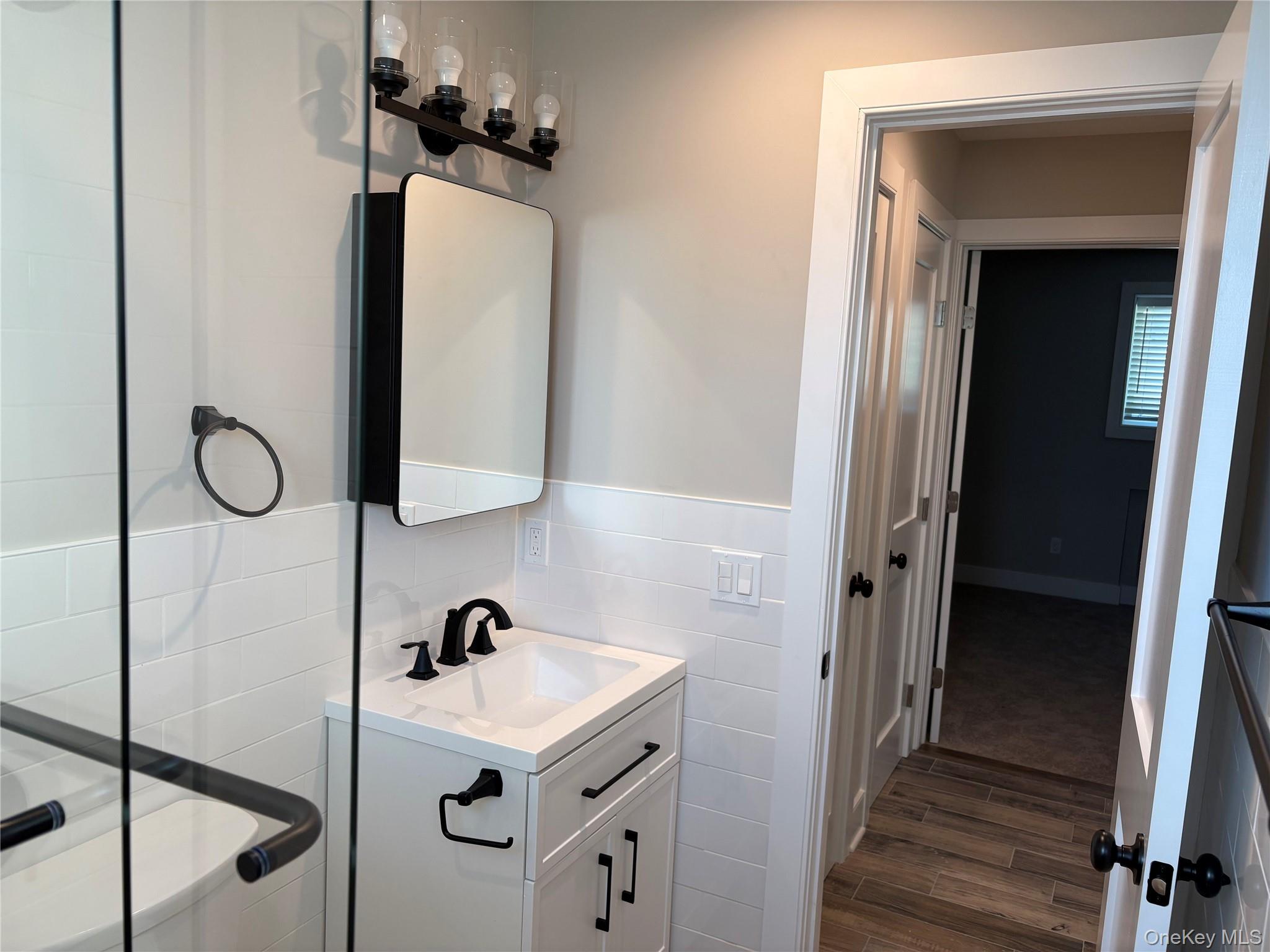 #10 photo, 455 Sunrise Highway, サフォーク郡 West Babylon , NY 11704