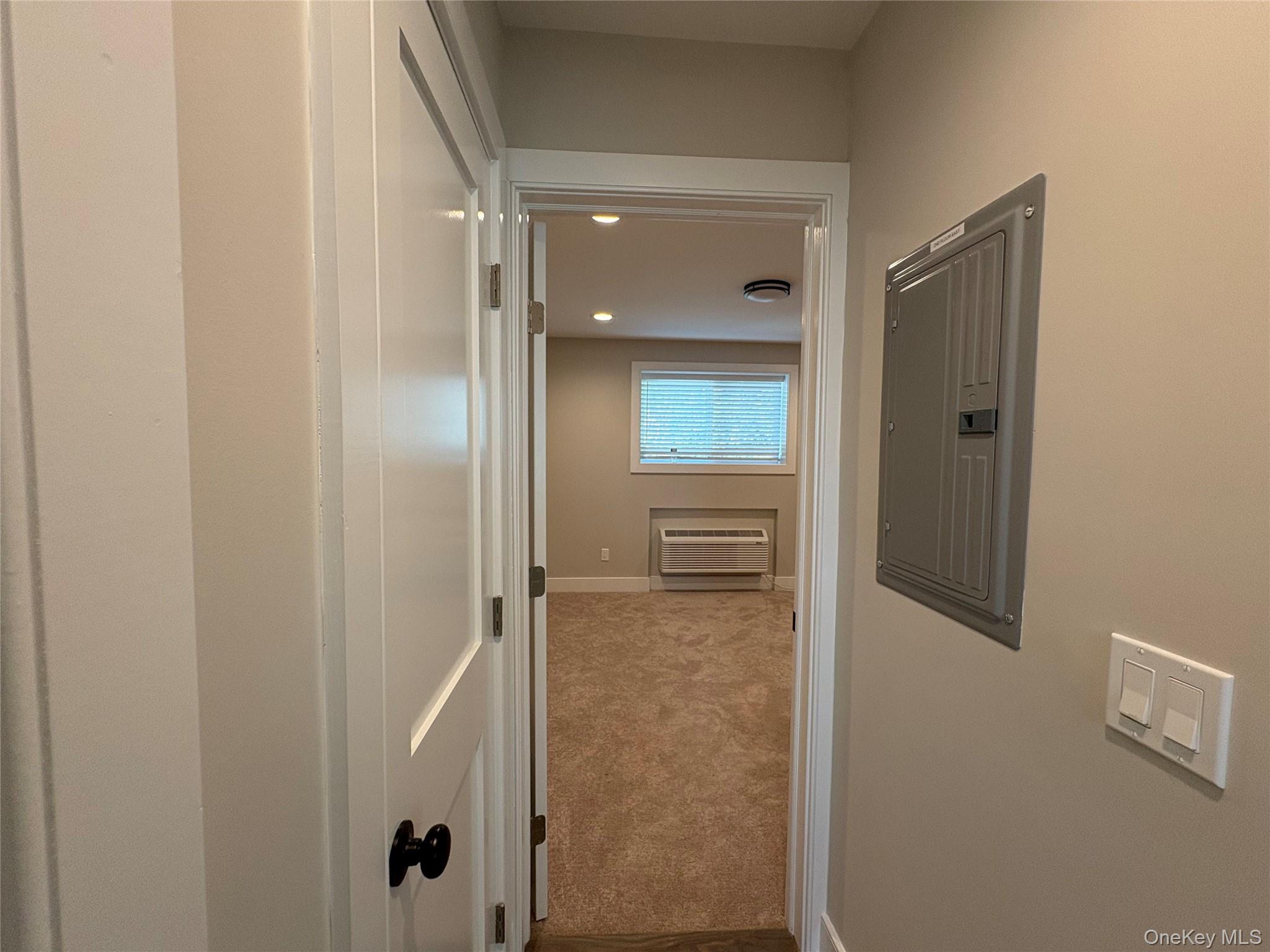 #16 photo, 455 Sunrise Highway, サフォーク郡 West Babylon , NY 11704