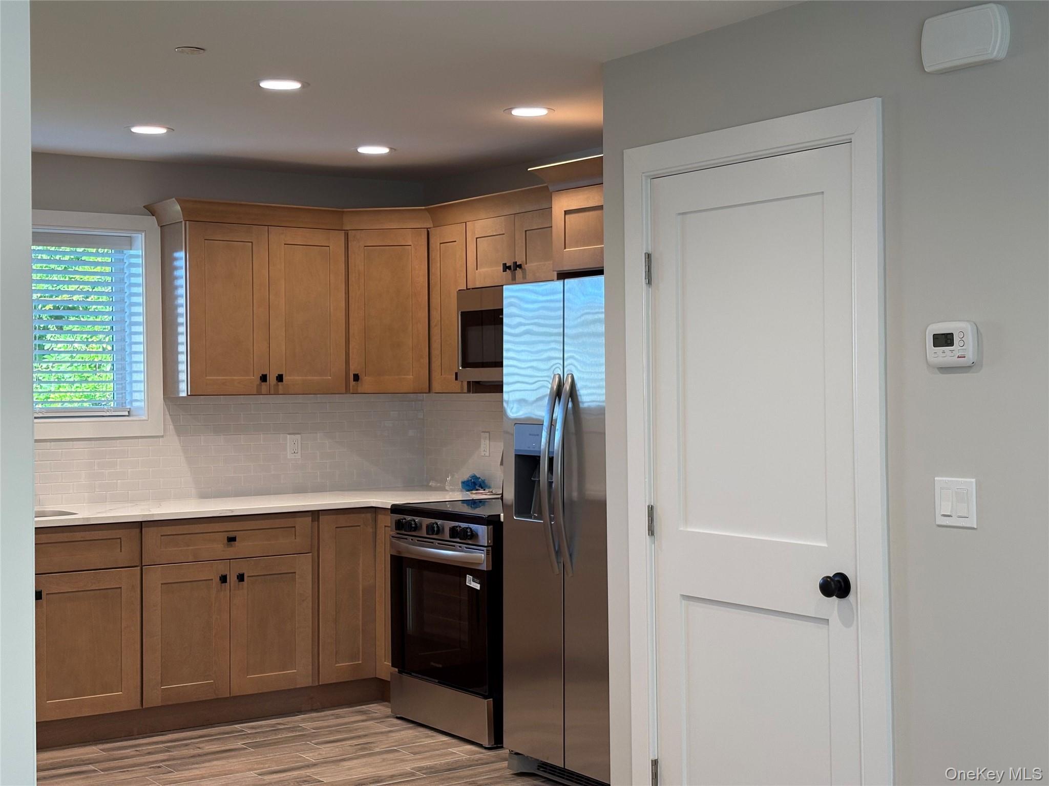 #3 photo, 455 Sunrise Highway, サフォーク郡 West Babylon , NY 11704