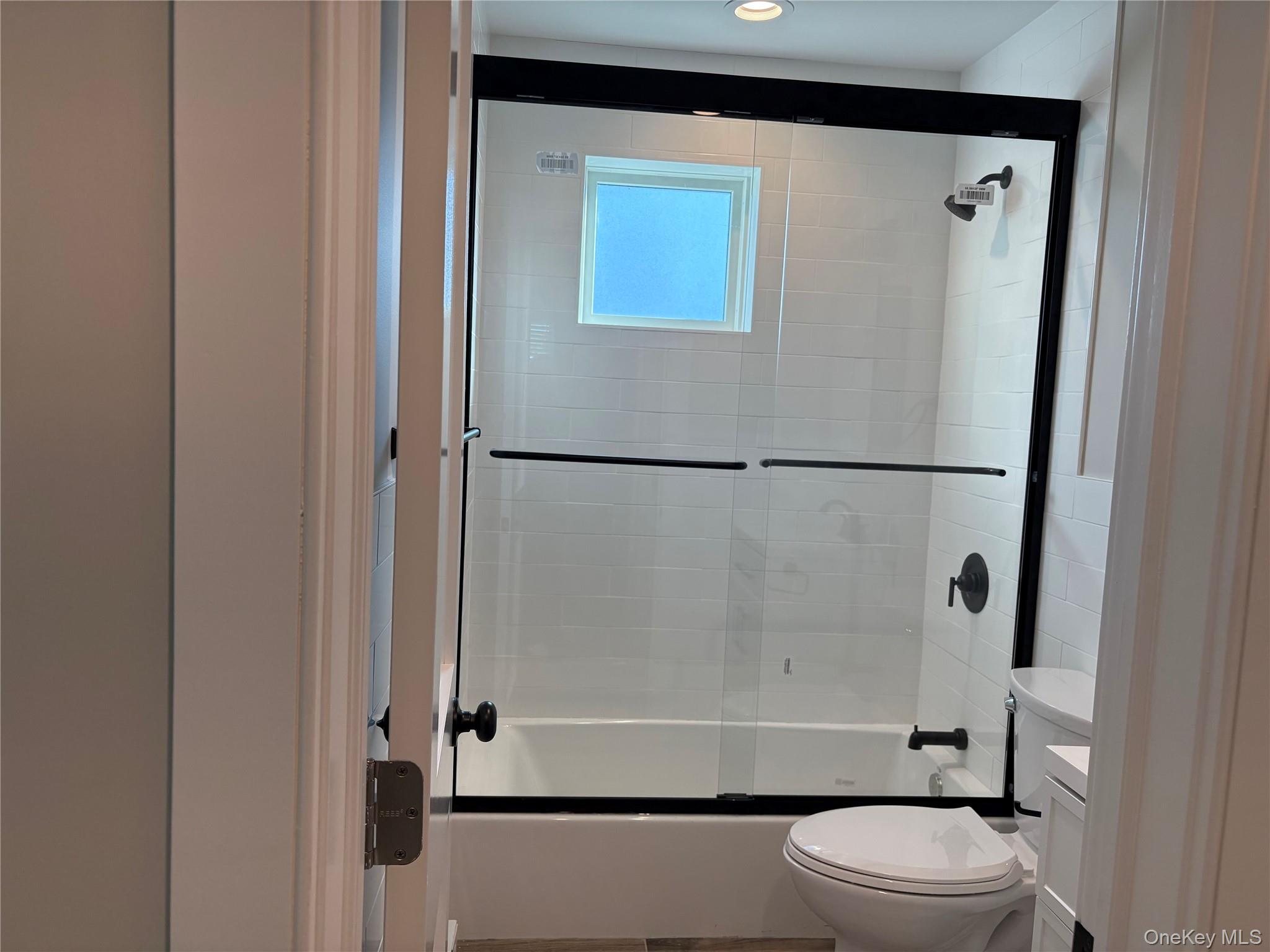 #9 photo, 455 Sunrise Highway, サフォーク郡 West Babylon , NY 11704