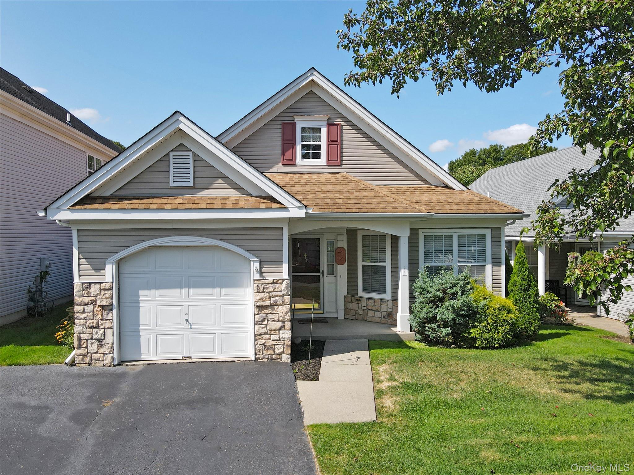 #1 photo, 11 Ethan Circle, サフォーク郡 Middle Island , NY 11953