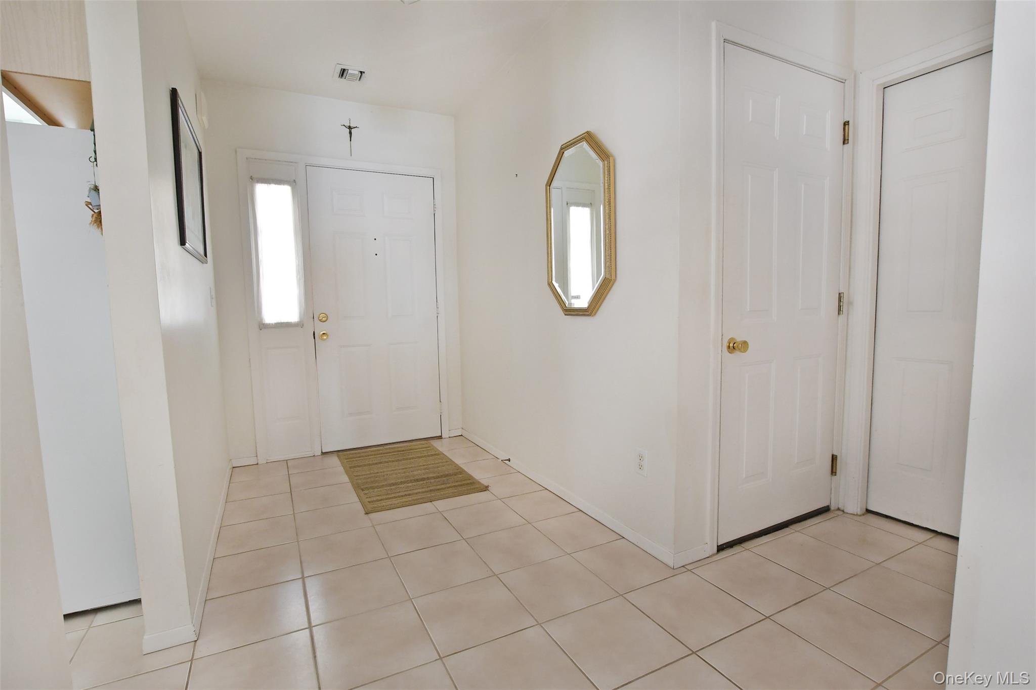 #12 photo, 11 Ethan Circle, サフォーク郡 Middle Island , NY 11953