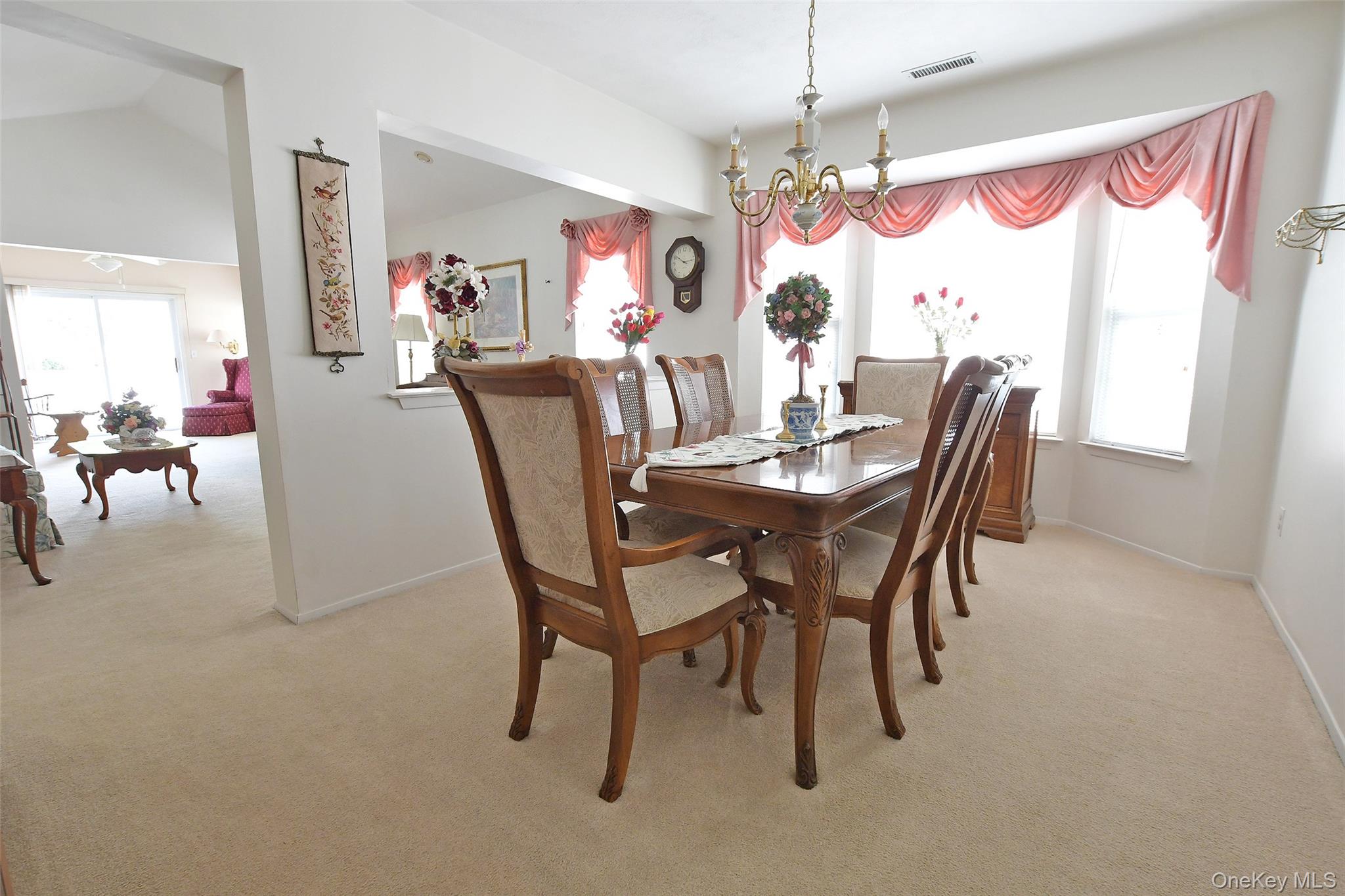 #14 photo, 11 Ethan Circle, サフォーク郡 Middle Island , NY 11953