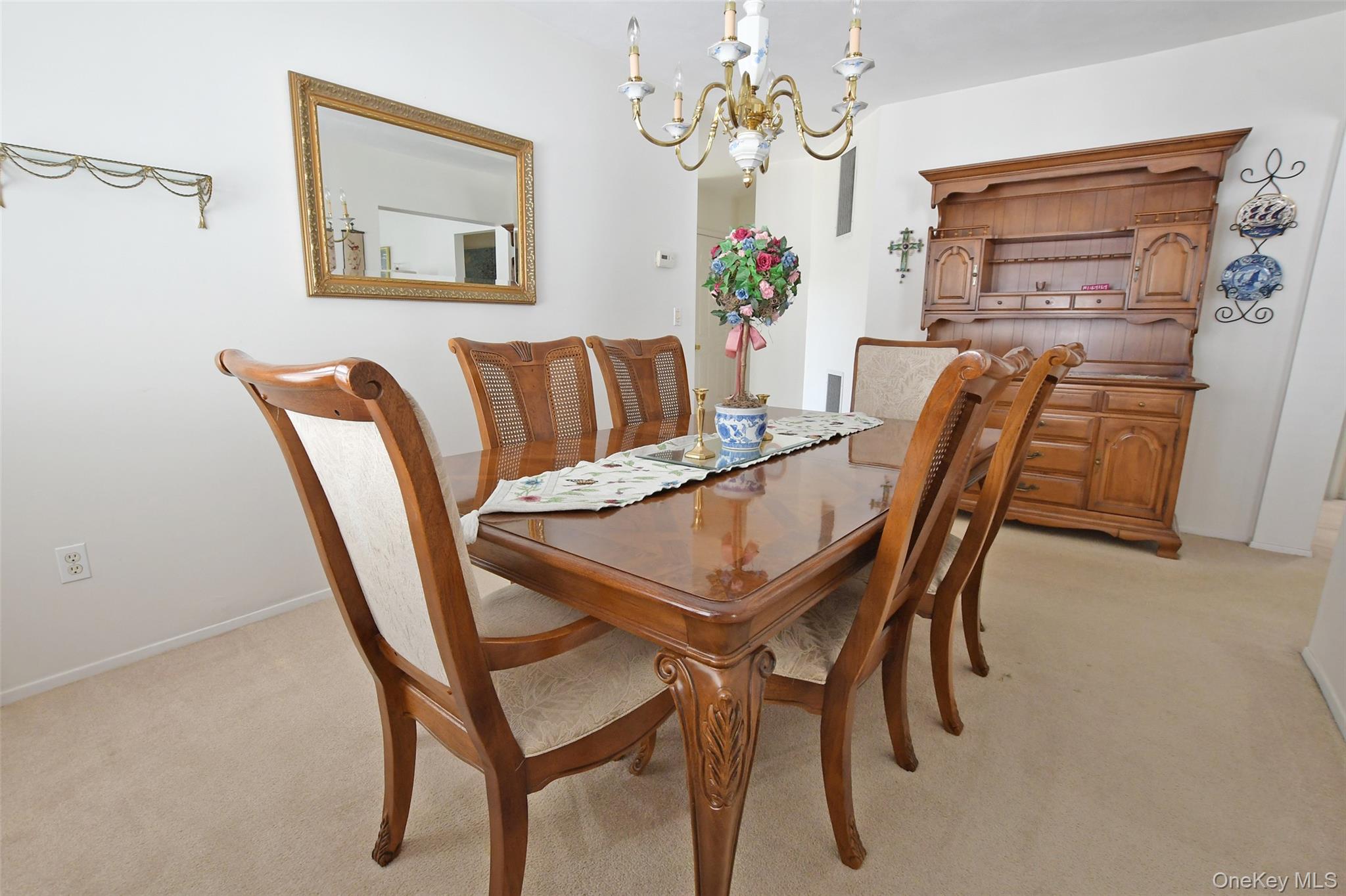 #16 photo, 11 Ethan Circle, サフォーク郡 Middle Island , NY 11953