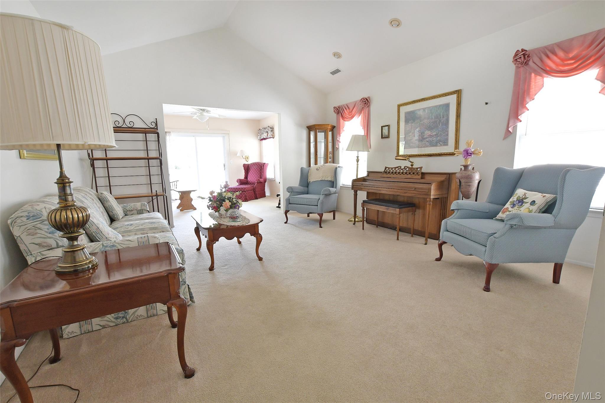 #17 photo, 11 Ethan Circle, サフォーク郡 Middle Island , NY 11953