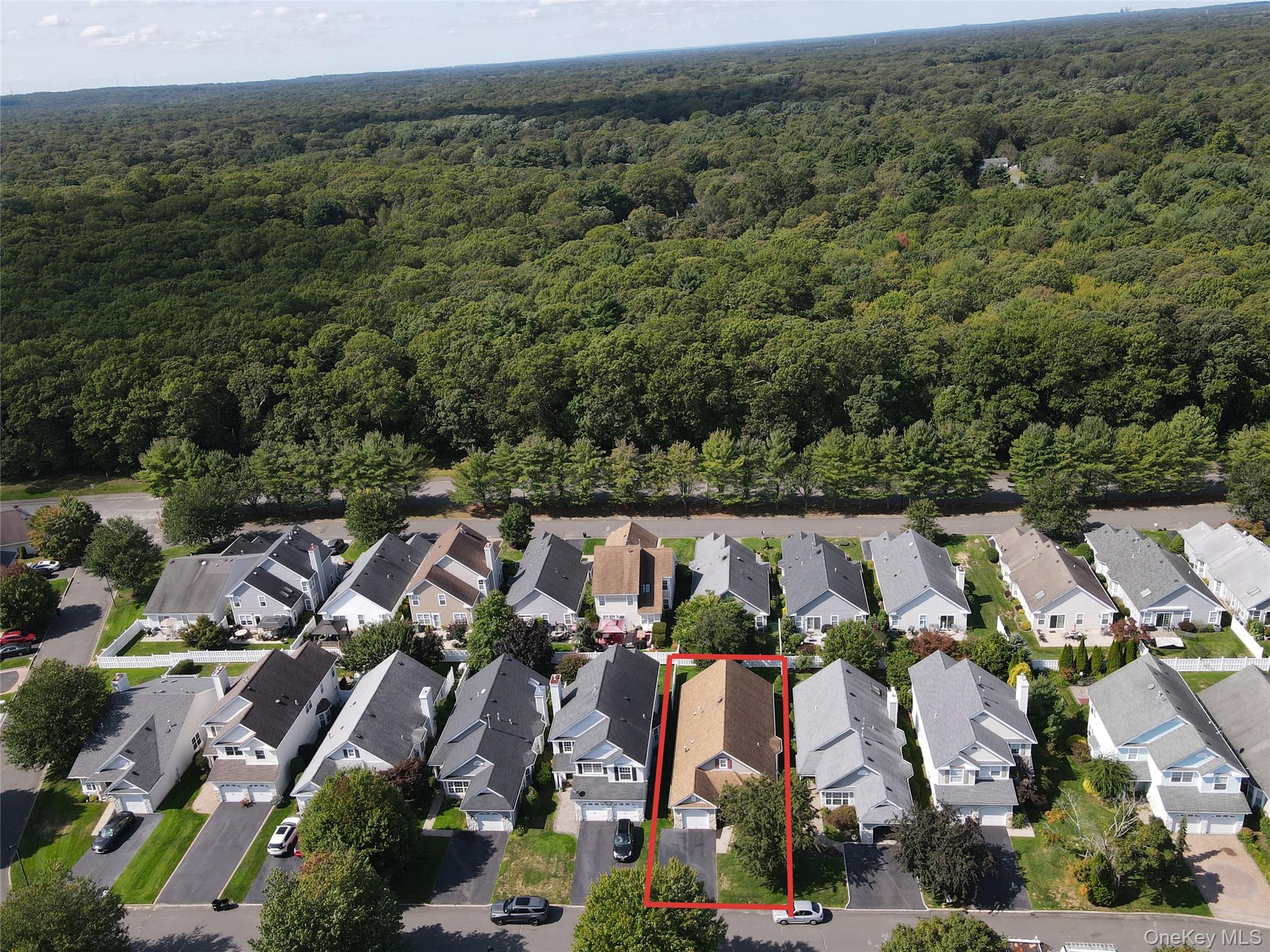 #4 photo, 11 Ethan Circle, サフォーク郡 Middle Island , NY 11953