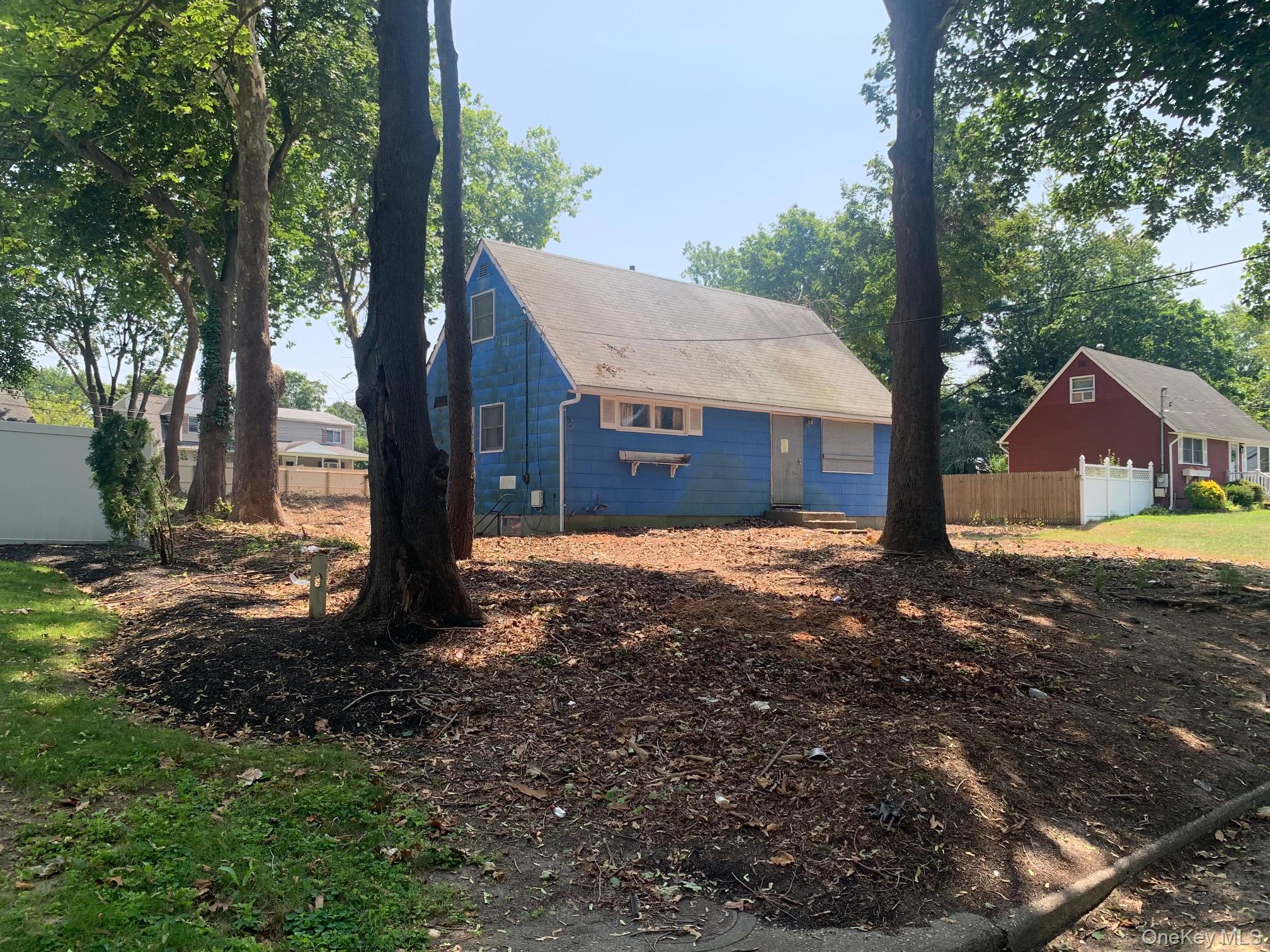 #1 photo, 20 Lehigh Avenue, 东长岛 Centereach , NY 11720