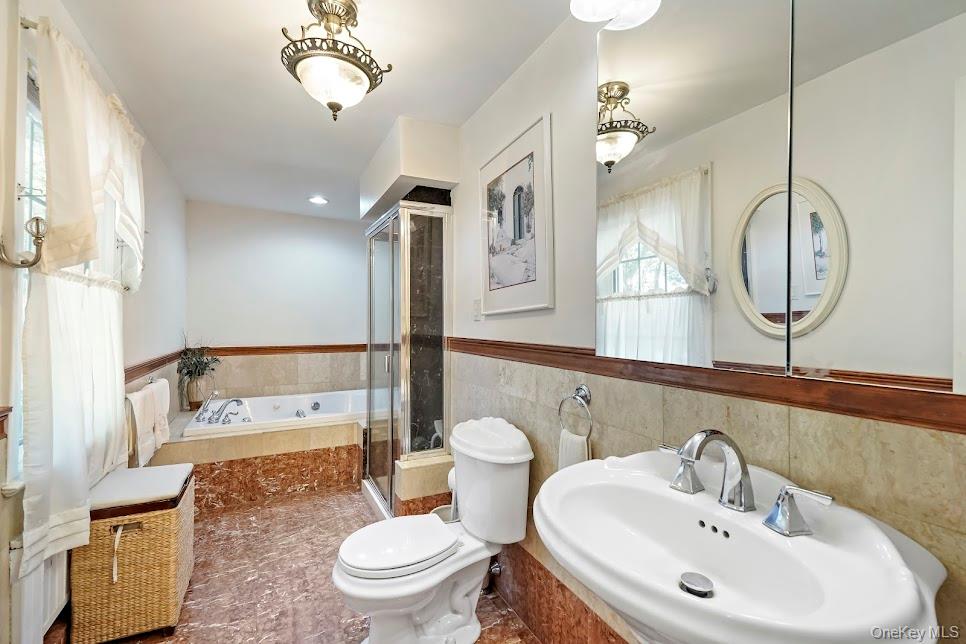 #14 photo, 32 Parkway Circle, Mount Vernon , NY 10552