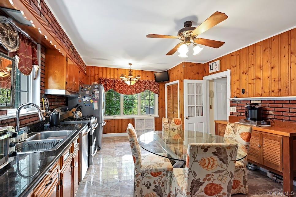 #5 photo, 32 Parkway Circle, Mount Vernon , NY 10552