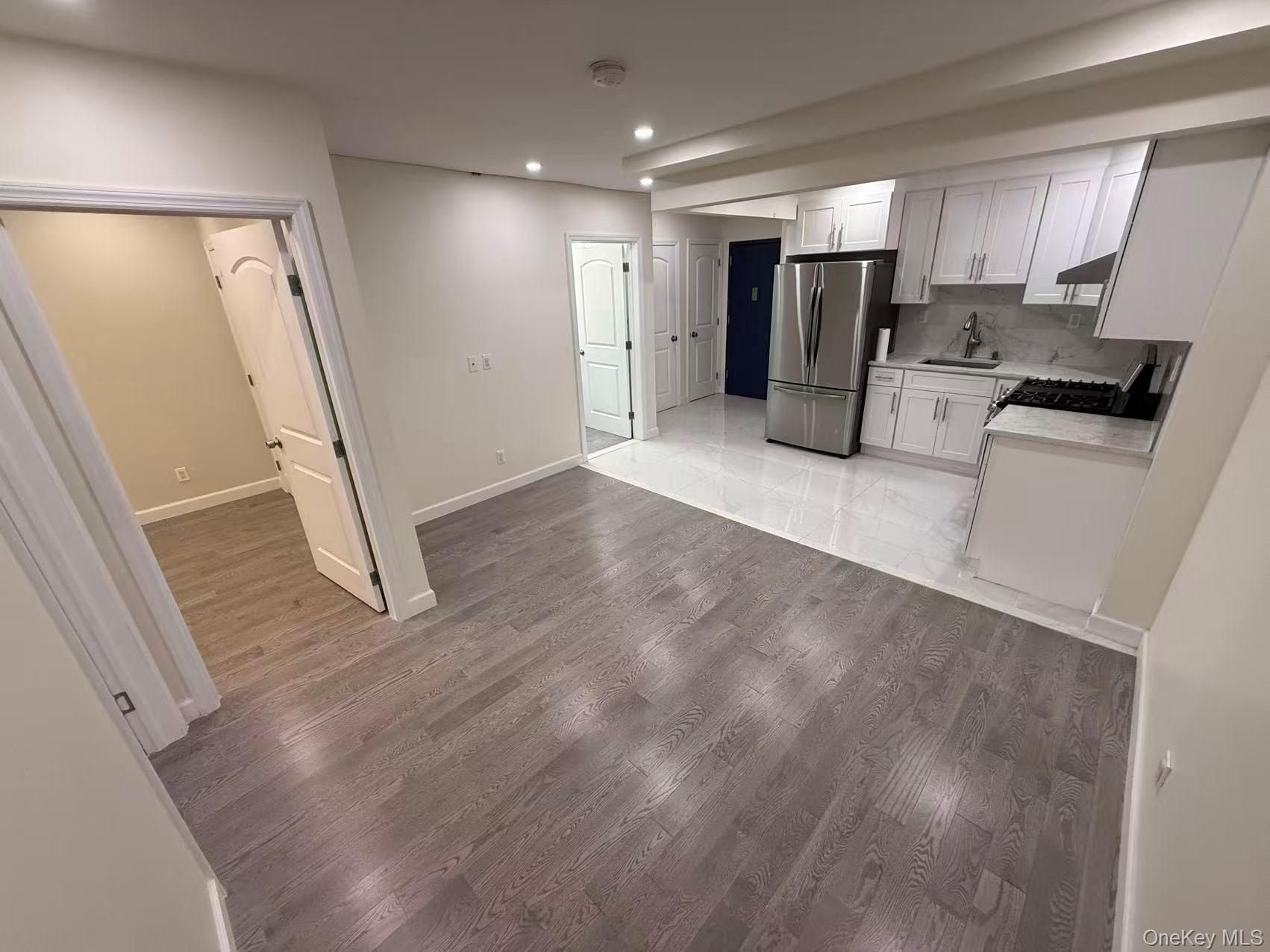 #1 photo, 43-13 65th Street, كوينز Woodside , NY 11377