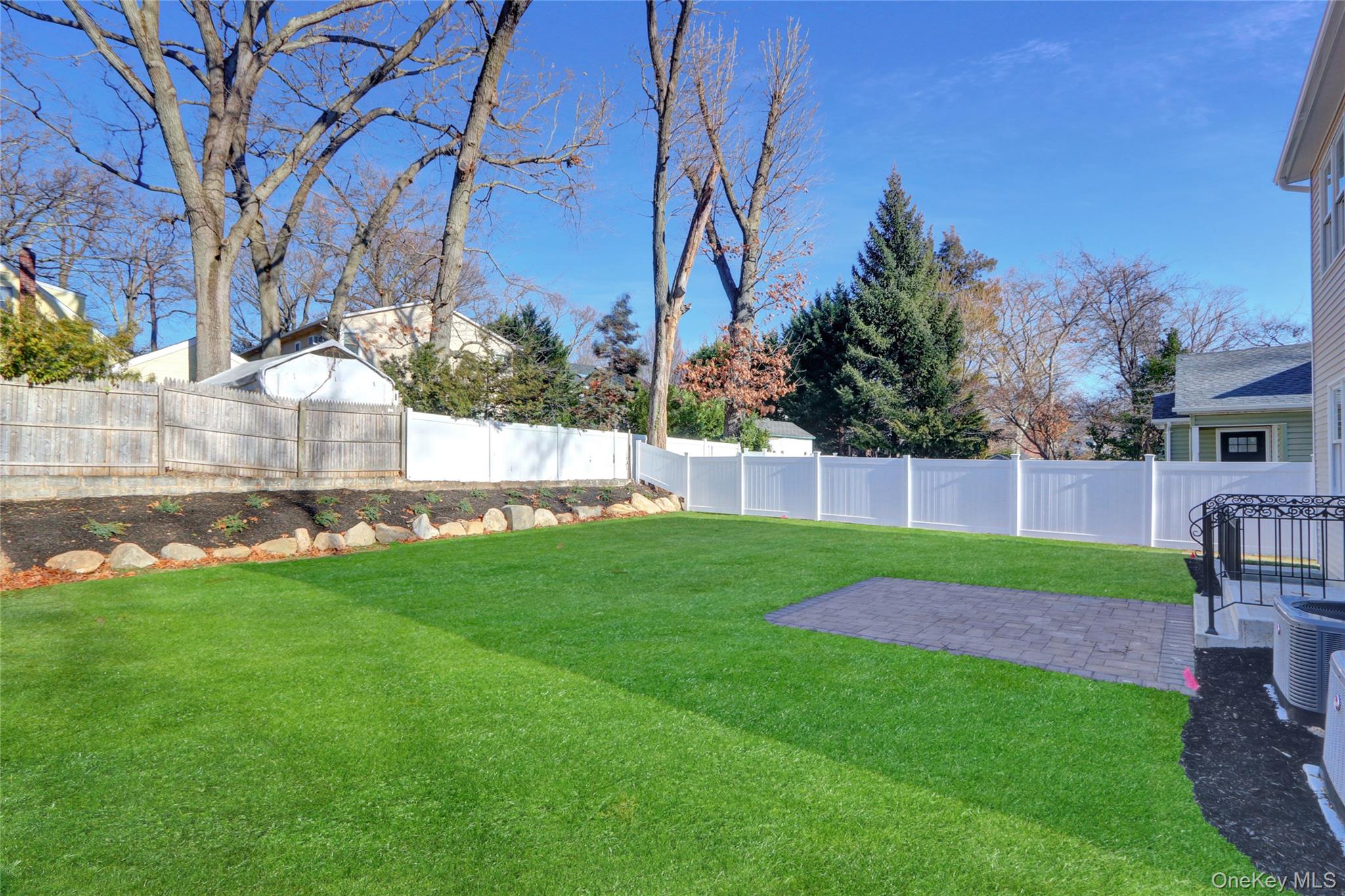 #3 photo, 9 Hickory Road, ナッソー郡 Bayville , NY 11709