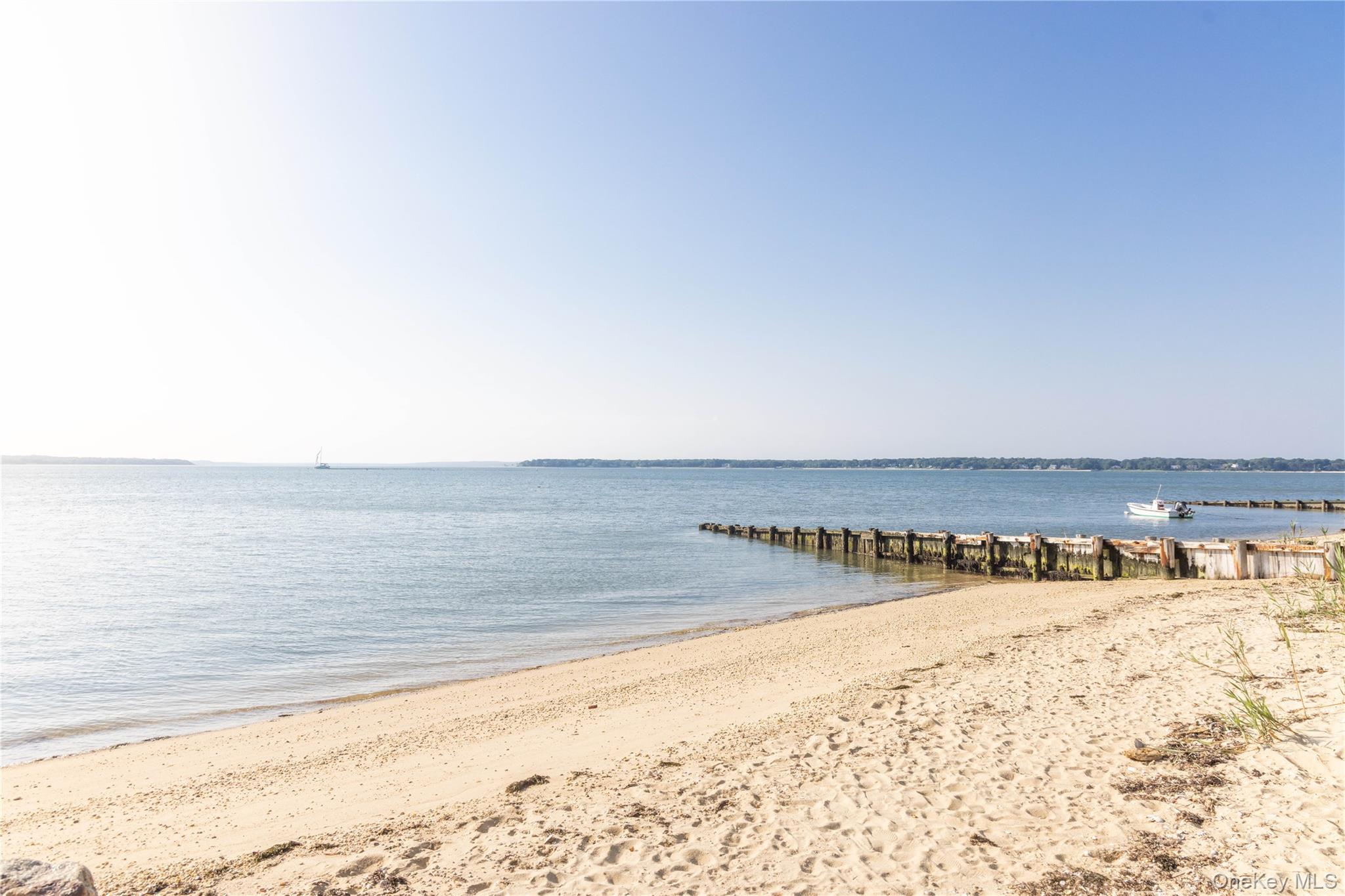 #2 photo, 59600 Main Road, Southold , NY 11971