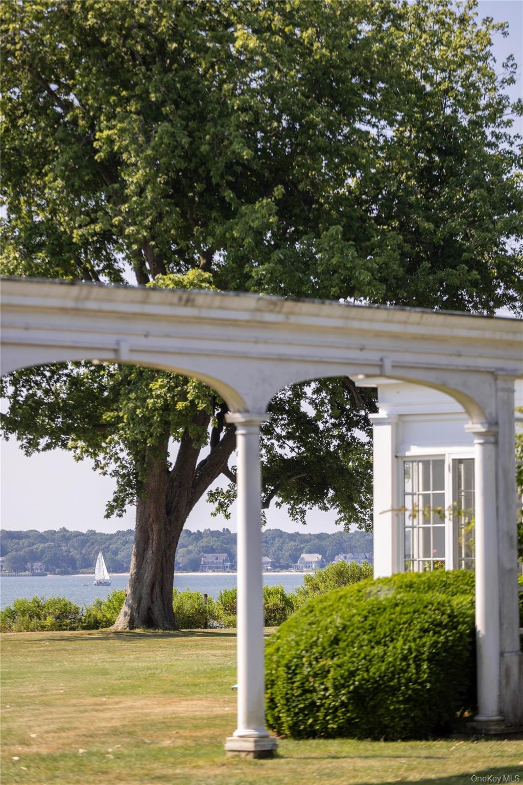 #6 photo, 59600 Main Road, Southold , NY 11971