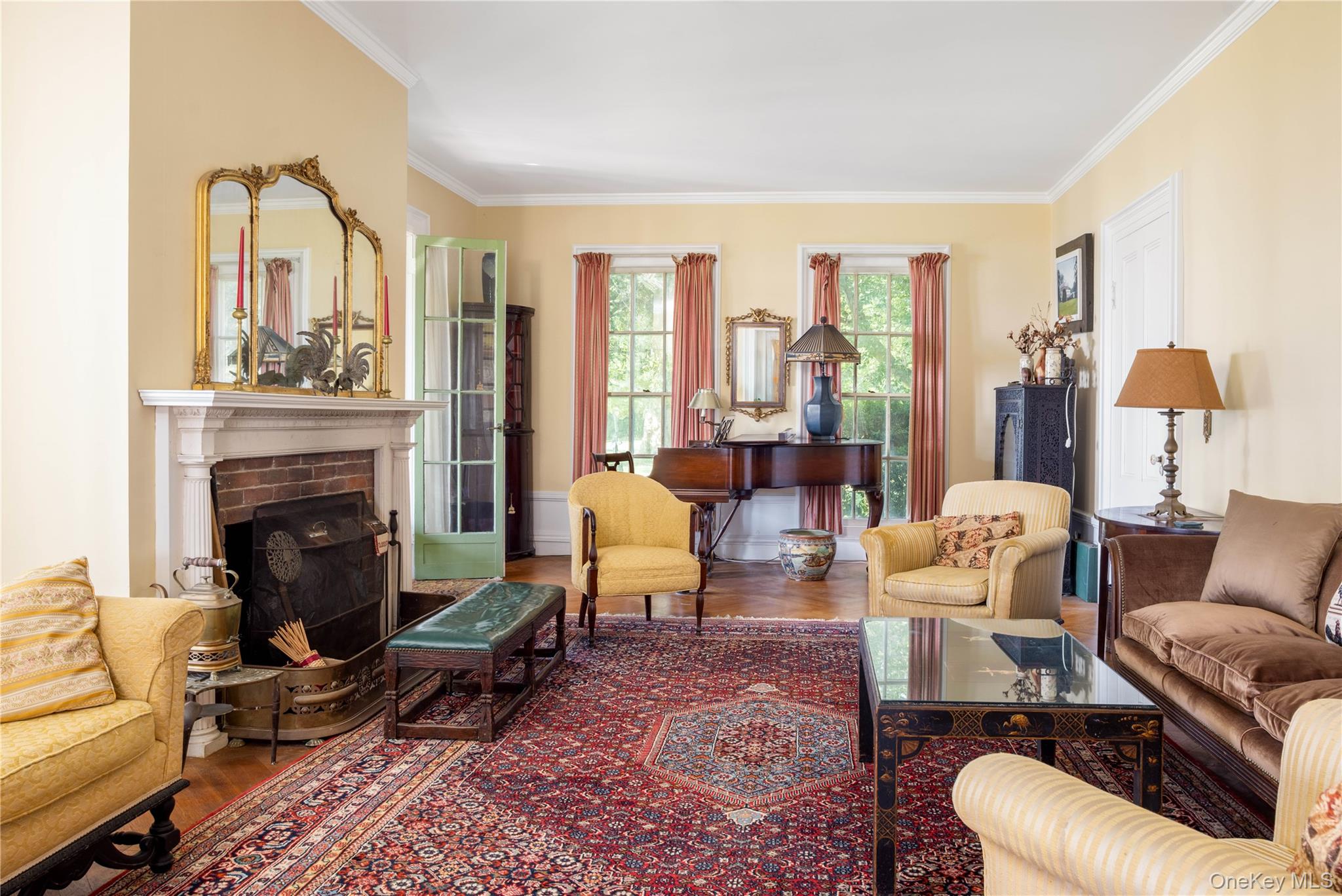 #8 photo, 59600 Main Road, Southold , NY 11971