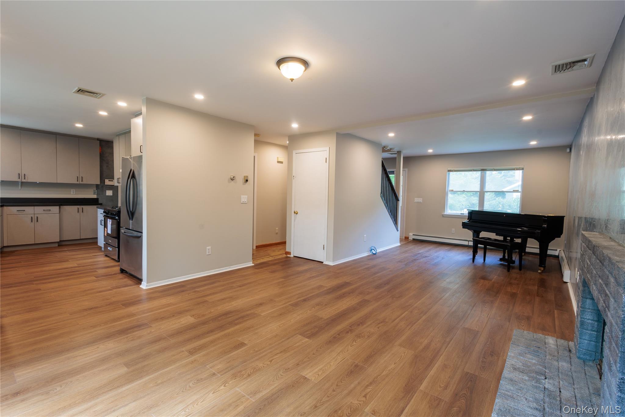 #3 photo, 14 Hill Road, Saint James , NY 11780