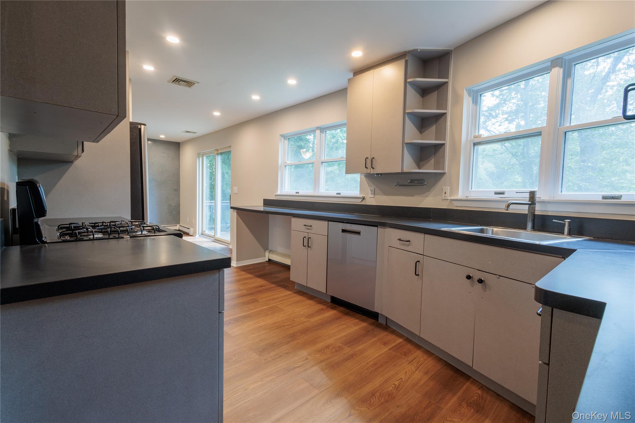 #7 photo, 14 Hill Road, Saint James , NY 11780