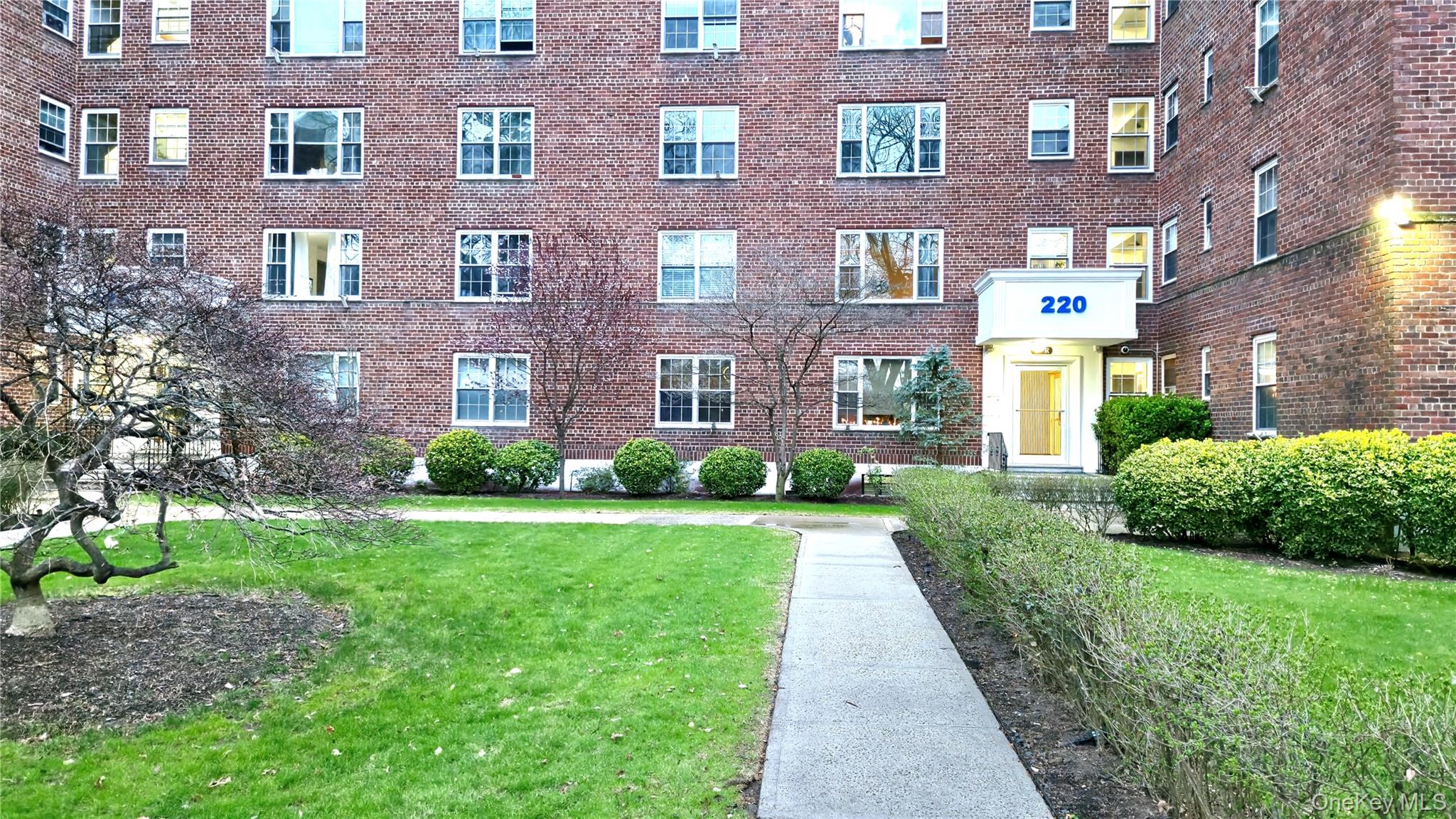 #3 photo, 220 Pelham Road, New Rochelle , NY 10805