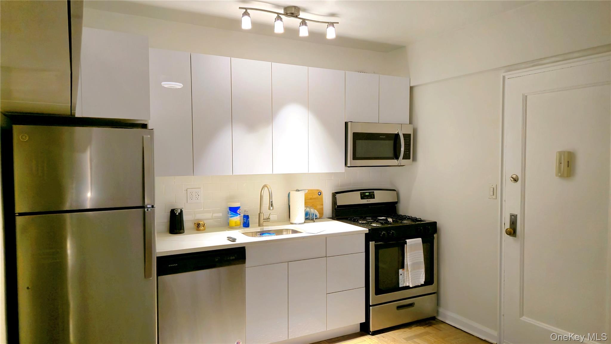 #9 photo, 220 Pelham Road, New Rochelle , NY 10805