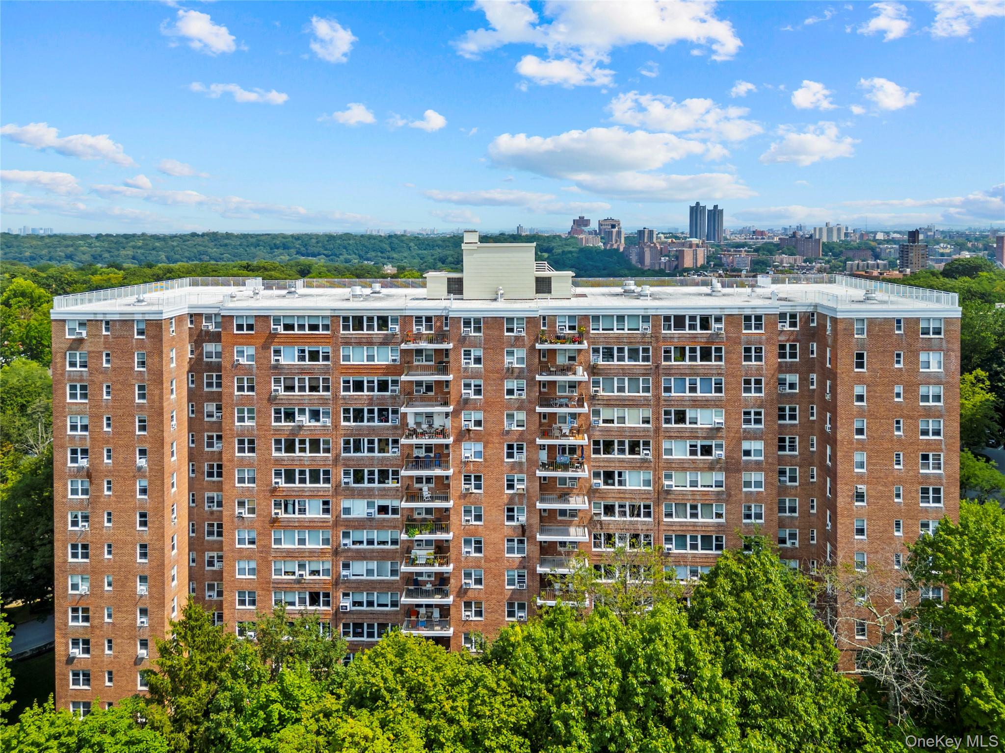 #12 photo, 4555 Henry Hudson Parkway, Bronx , NY 10471