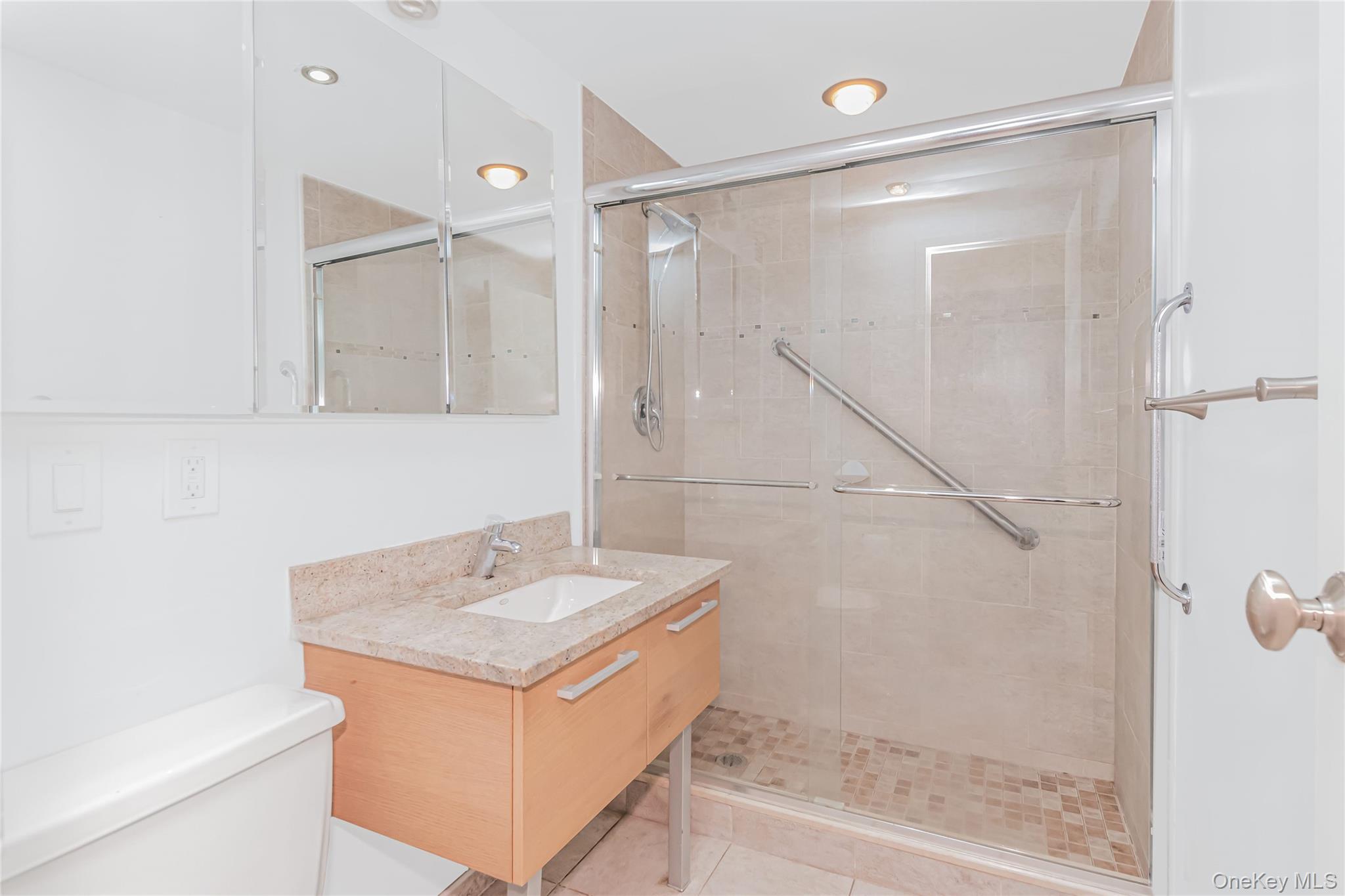 #13 photo, 1155 Warburton Avenue, Yonkers , NY 10701