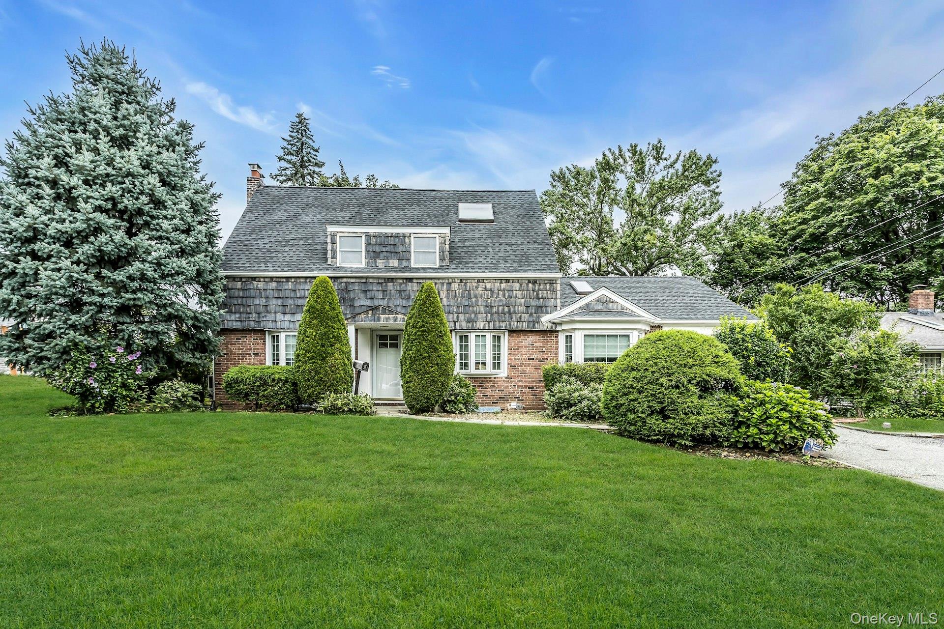 #1 photo, 238 Parkside Drive, Roslyn Heights , NY 11577