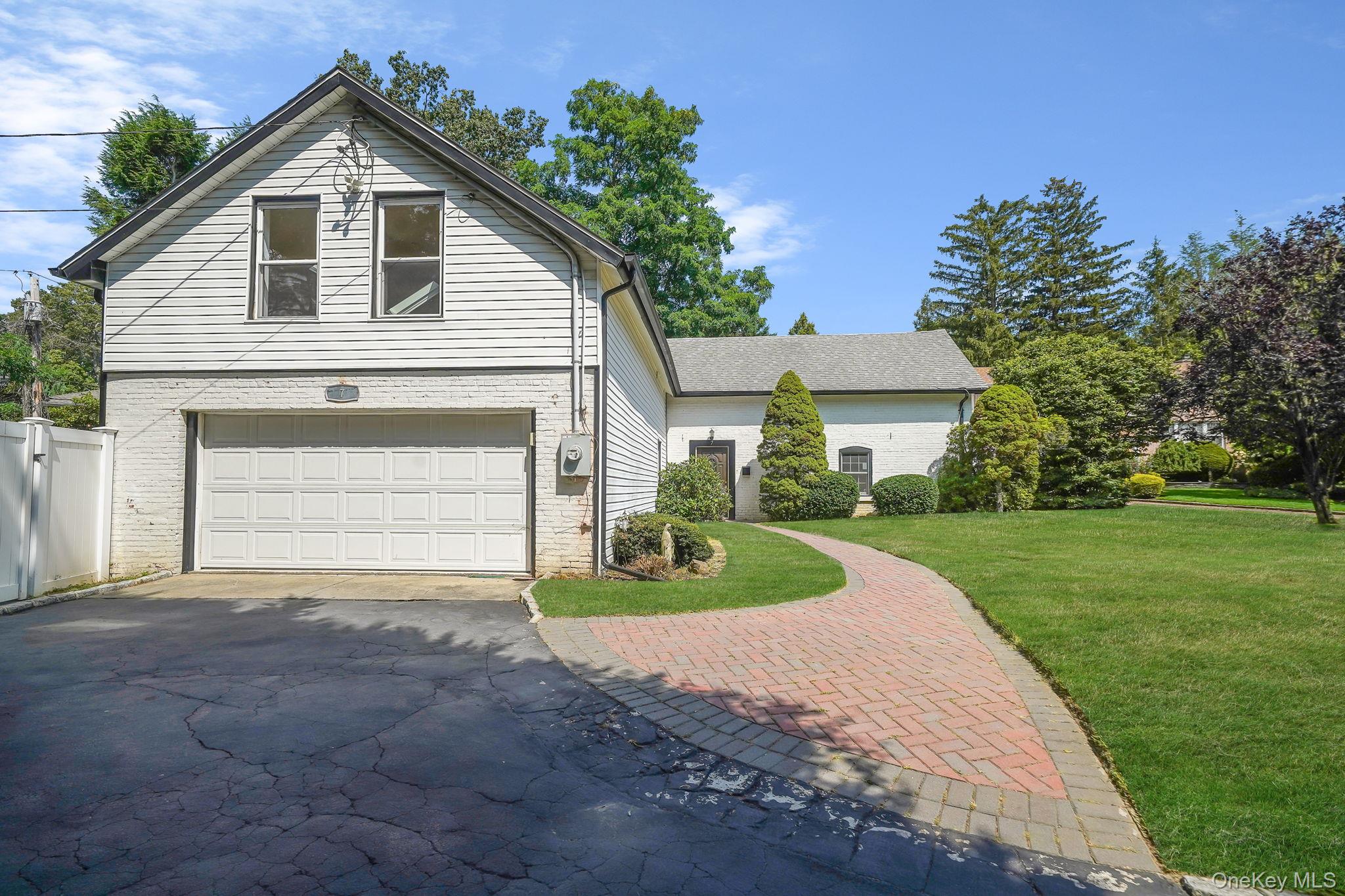 #1 photo, 7 Ashleigh Court, Glen Cove , NY 11542