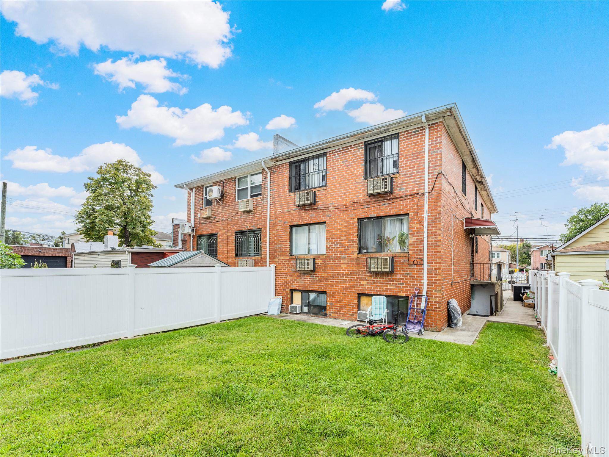 #12 photo, 7511 164th St, クイーンズ区 Fresh Meadows , NY 11366