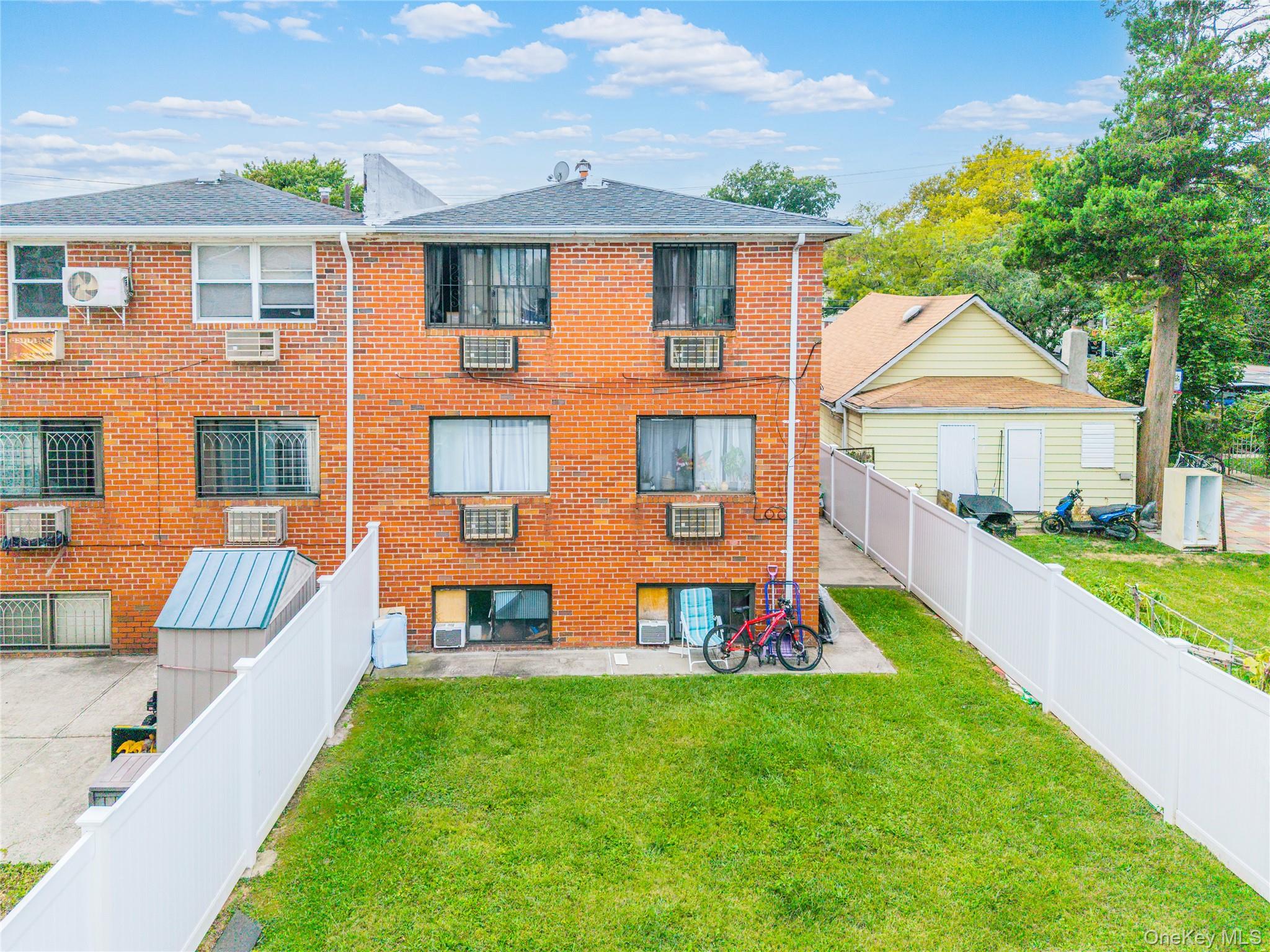 #3 photo, 7511 164th St, クイーンズ区 Fresh Meadows , NY 11366