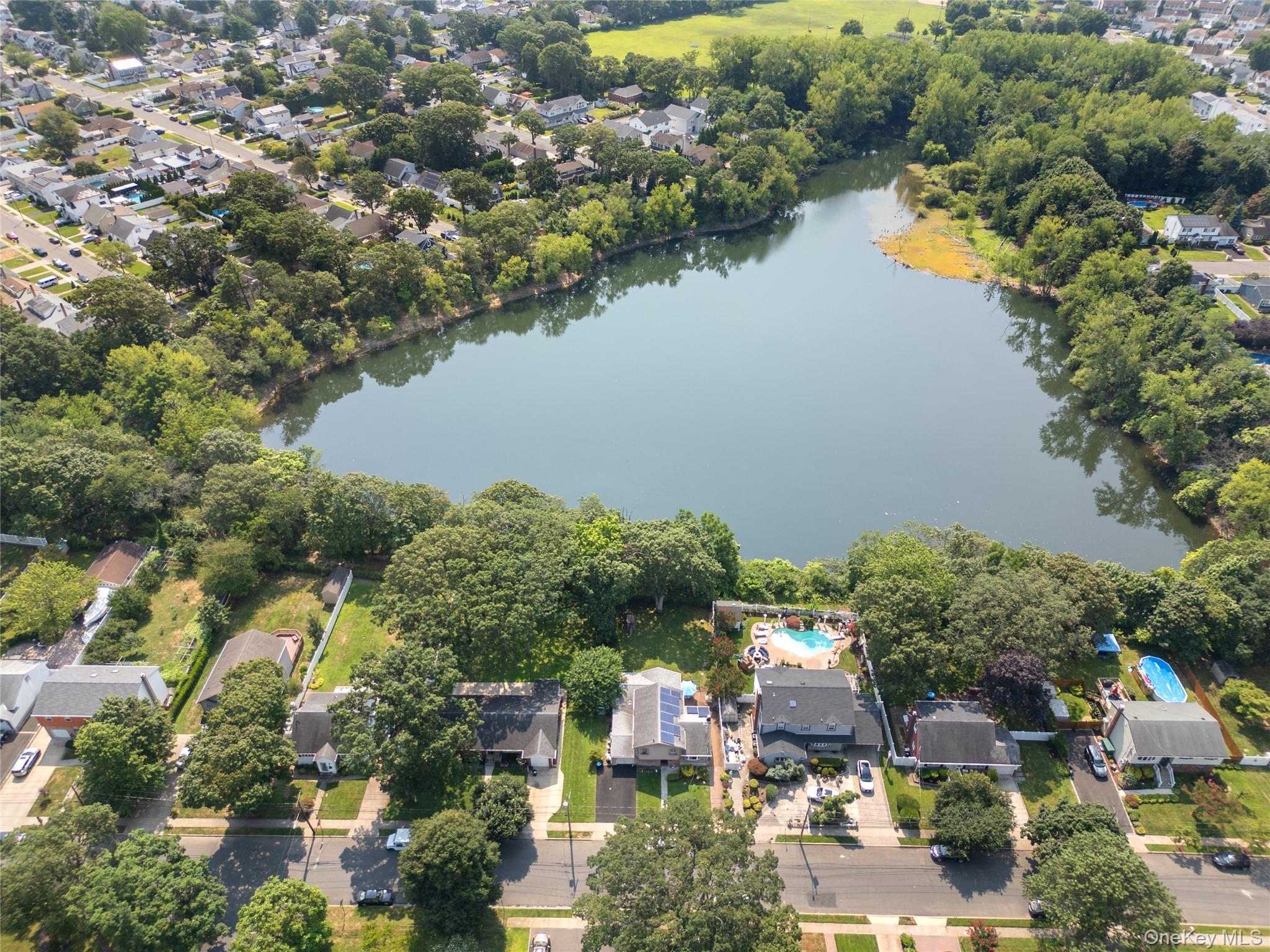 #10 photo, 1850 Lenox Avenue, ナッソー郡 East Meadow , NY 11554