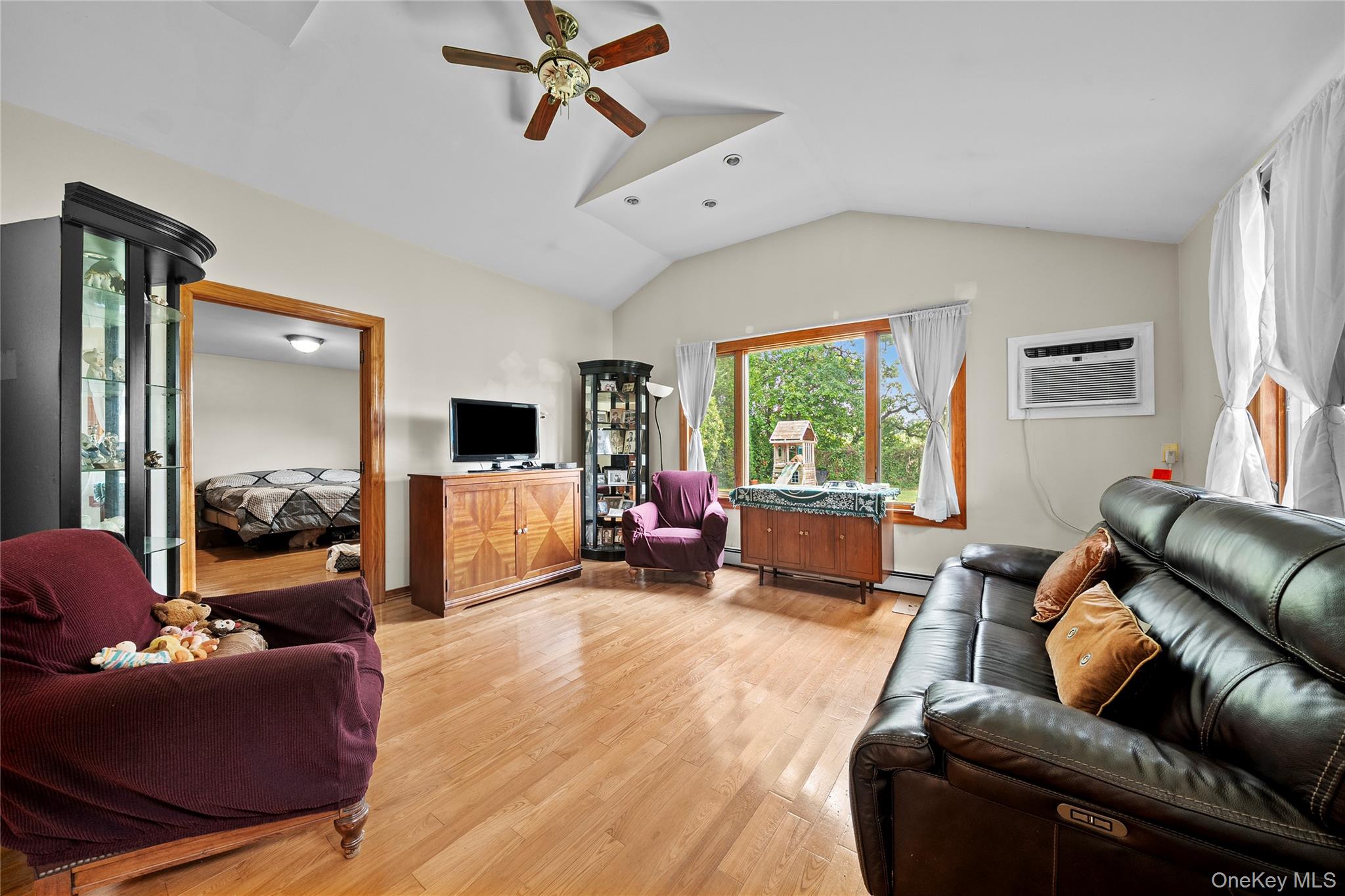 #11 photo, 1850 Lenox Avenue, ナッソー郡 East Meadow , NY 11554