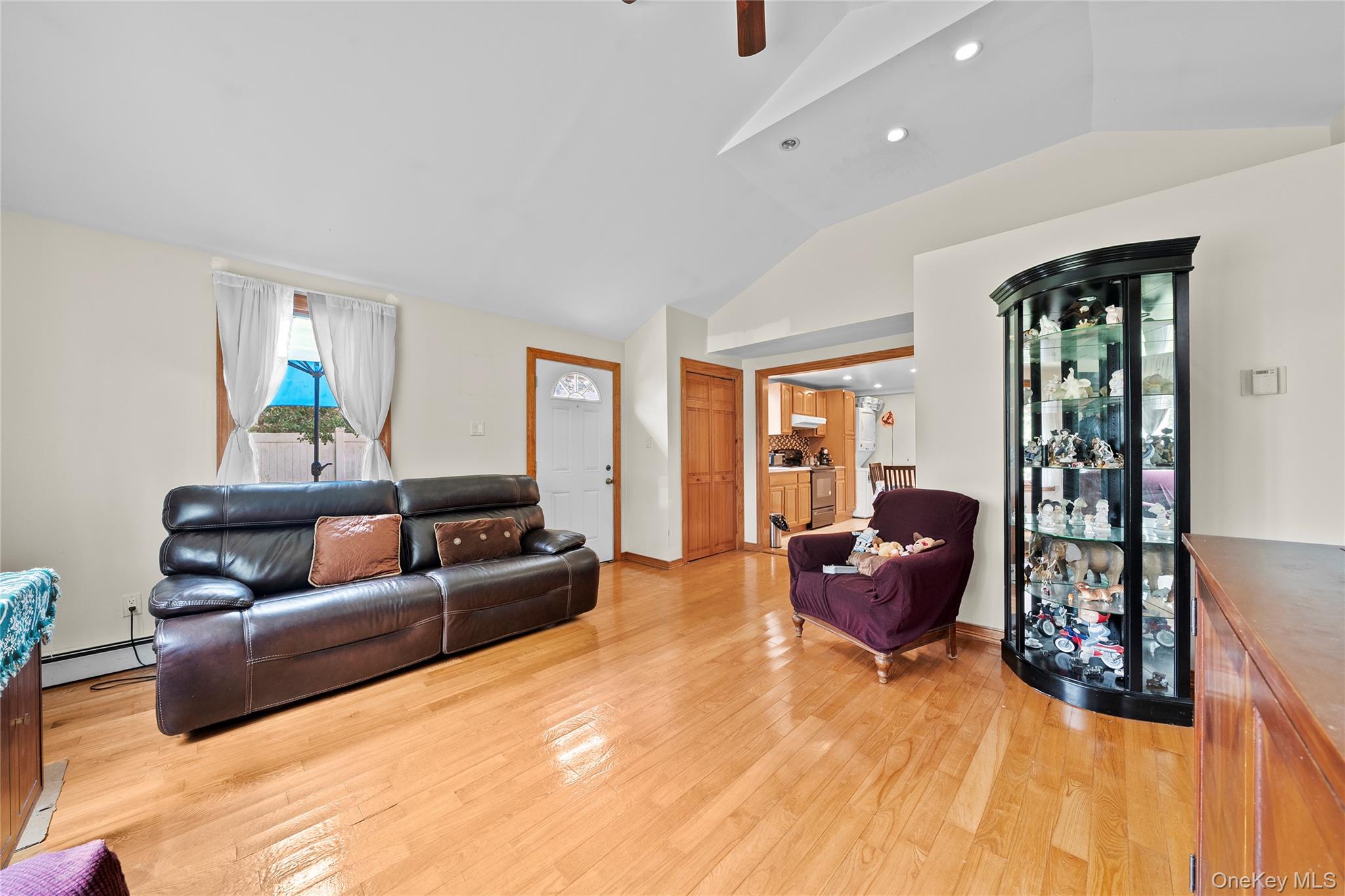 #12 photo, 1850 Lenox Avenue, ナッソー郡 East Meadow , NY 11554