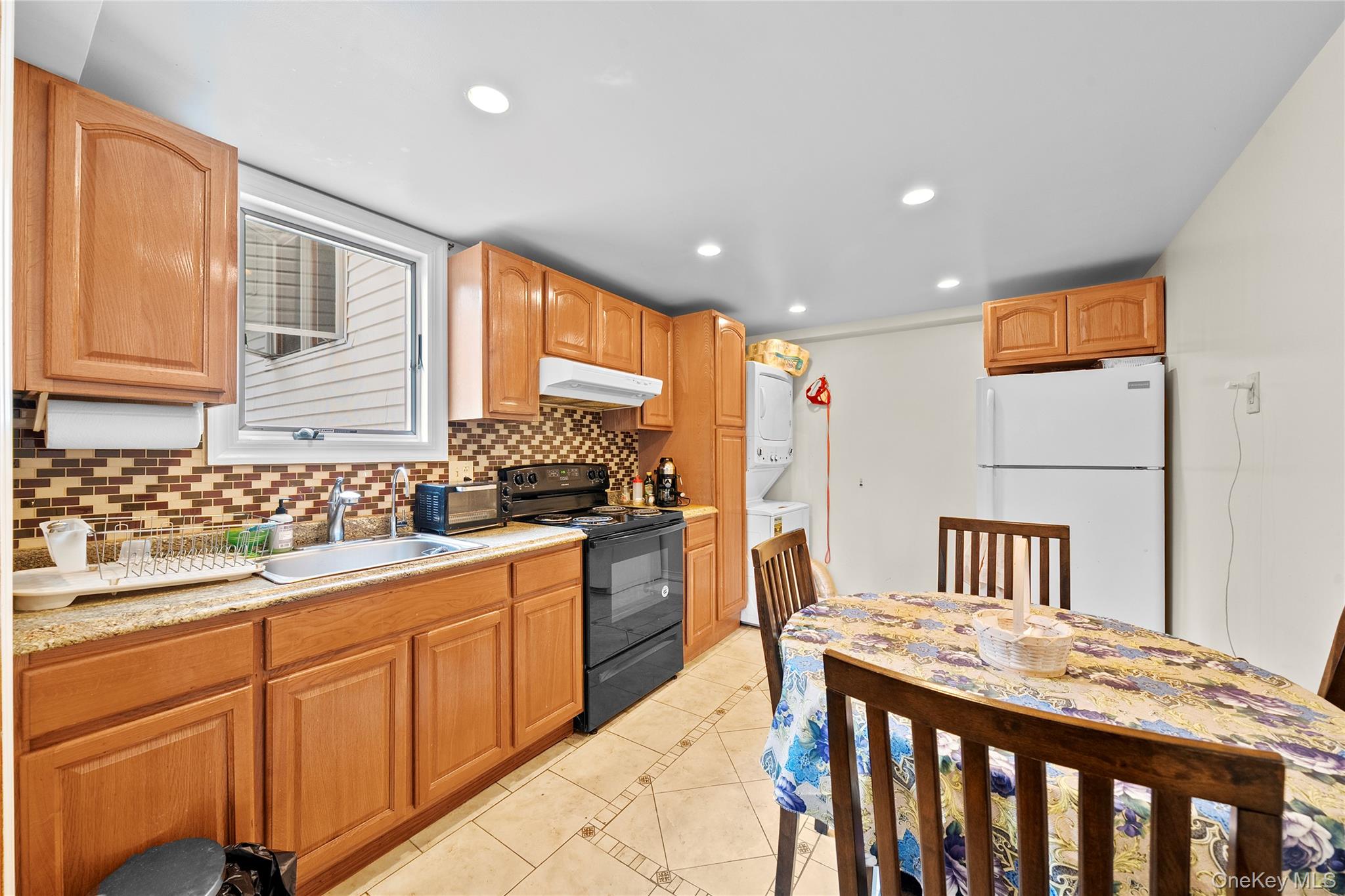 #14 photo, 1850 Lenox Avenue, ナッソー郡 East Meadow , NY 11554