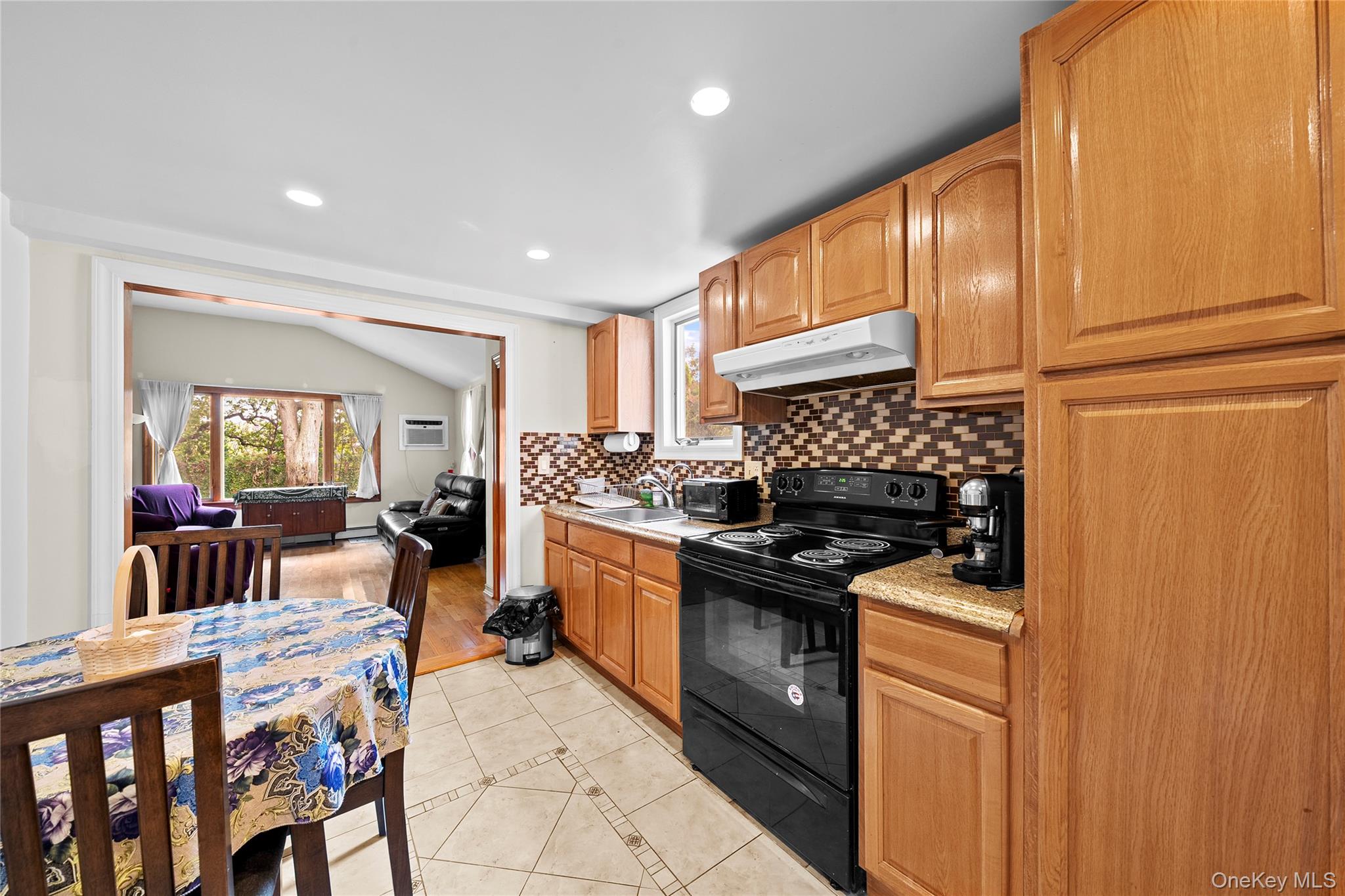 #15 photo, 1850 Lenox Avenue, ナッソー郡 East Meadow , NY 11554