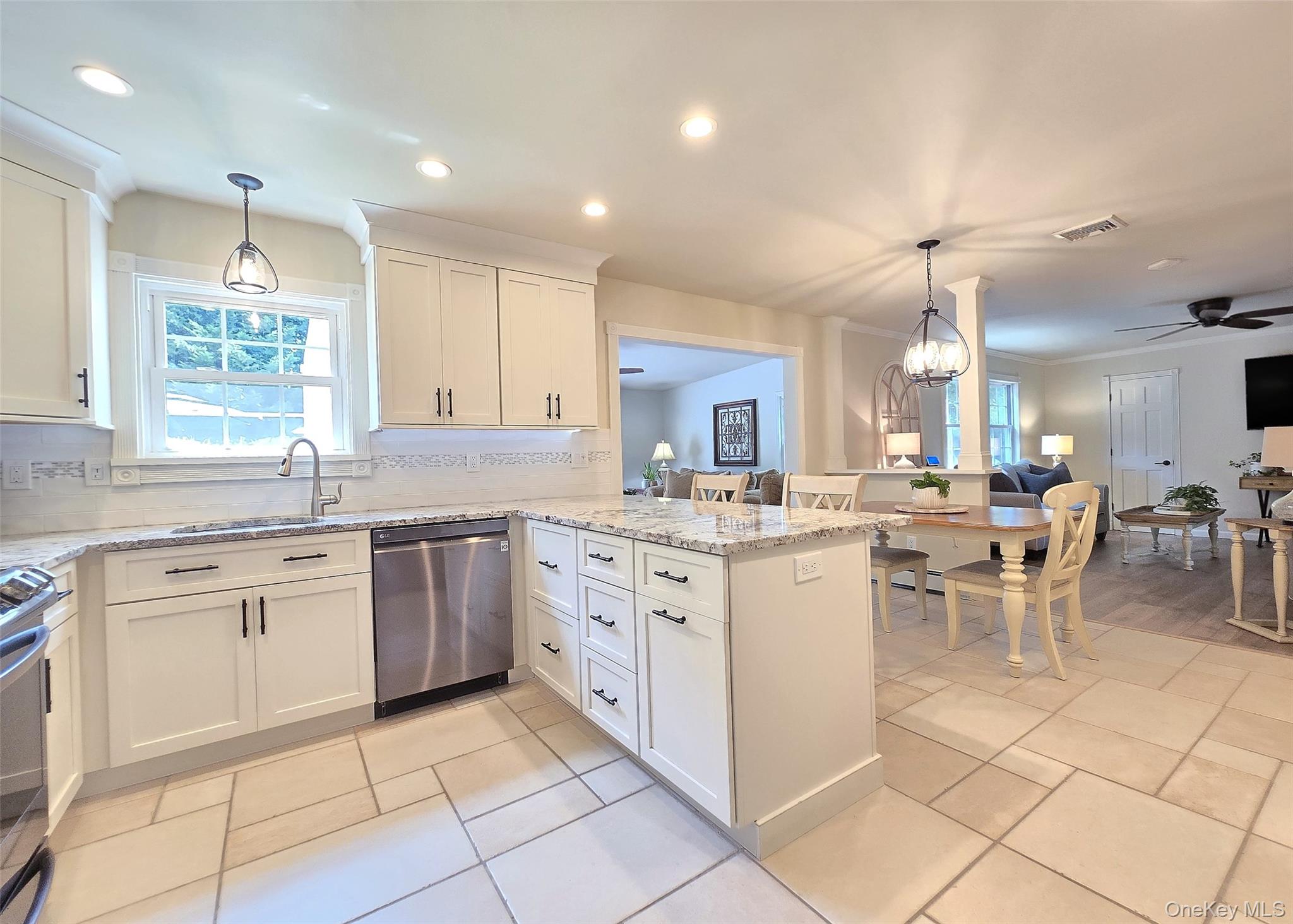 #17 photo, 82 Chelsea Drive, サフォーク郡 Mount Sinai , NY 11766