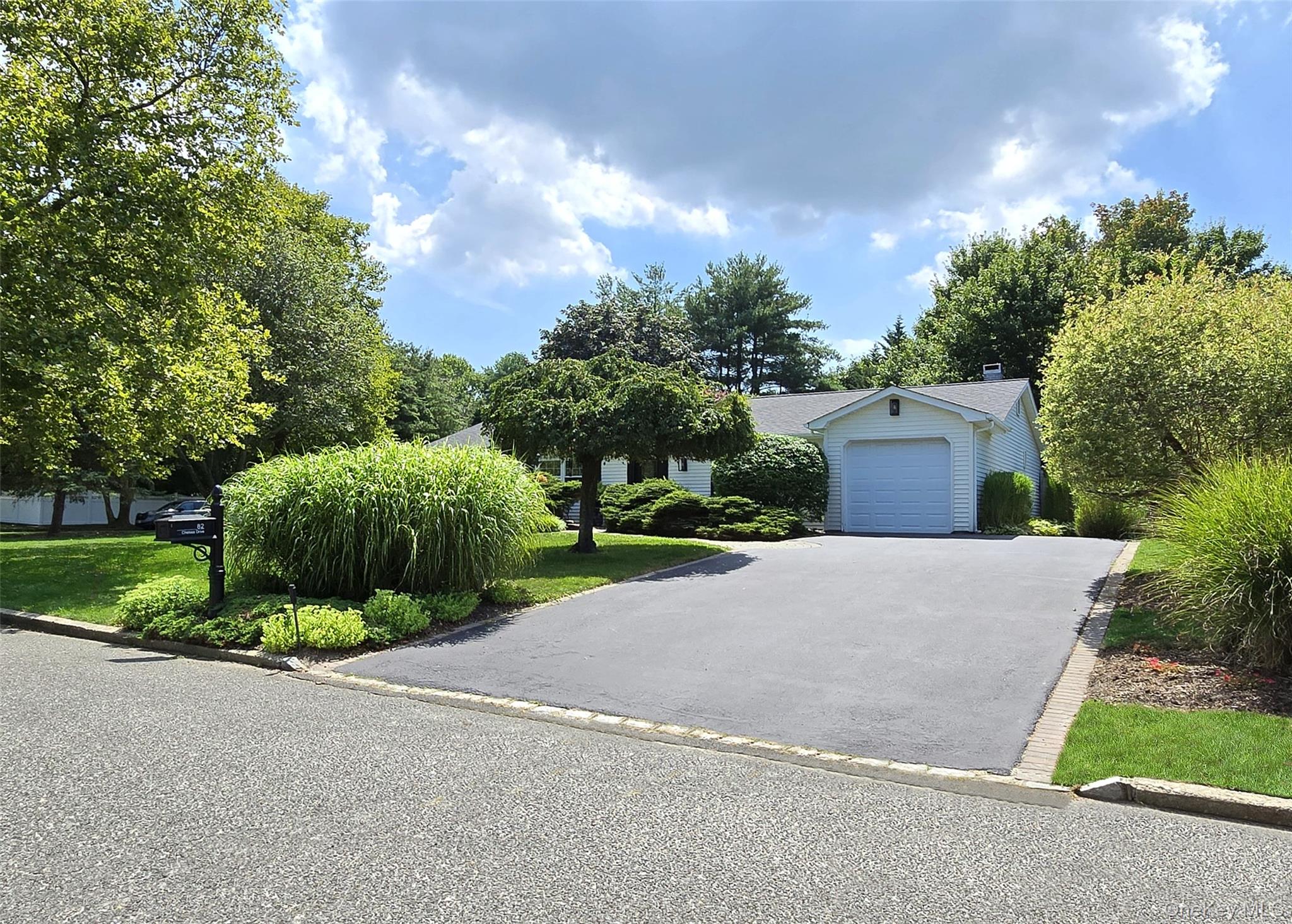 #3 photo, 82 Chelsea Drive, サフォーク郡 Mount Sinai , NY 11766