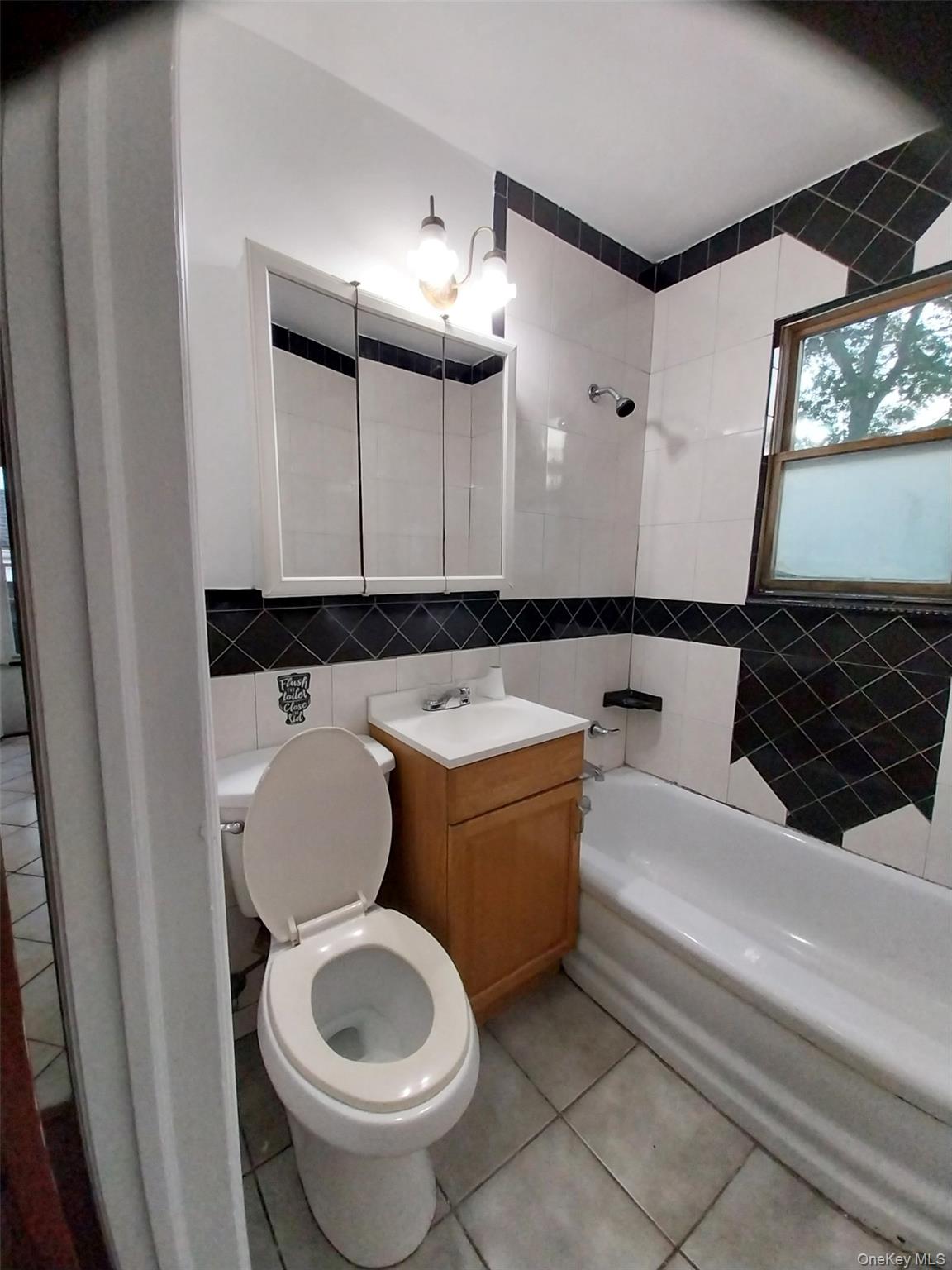 #2 photo, 282 Whittier Drive, サフォーク郡 Mastic Beach , NY 11951